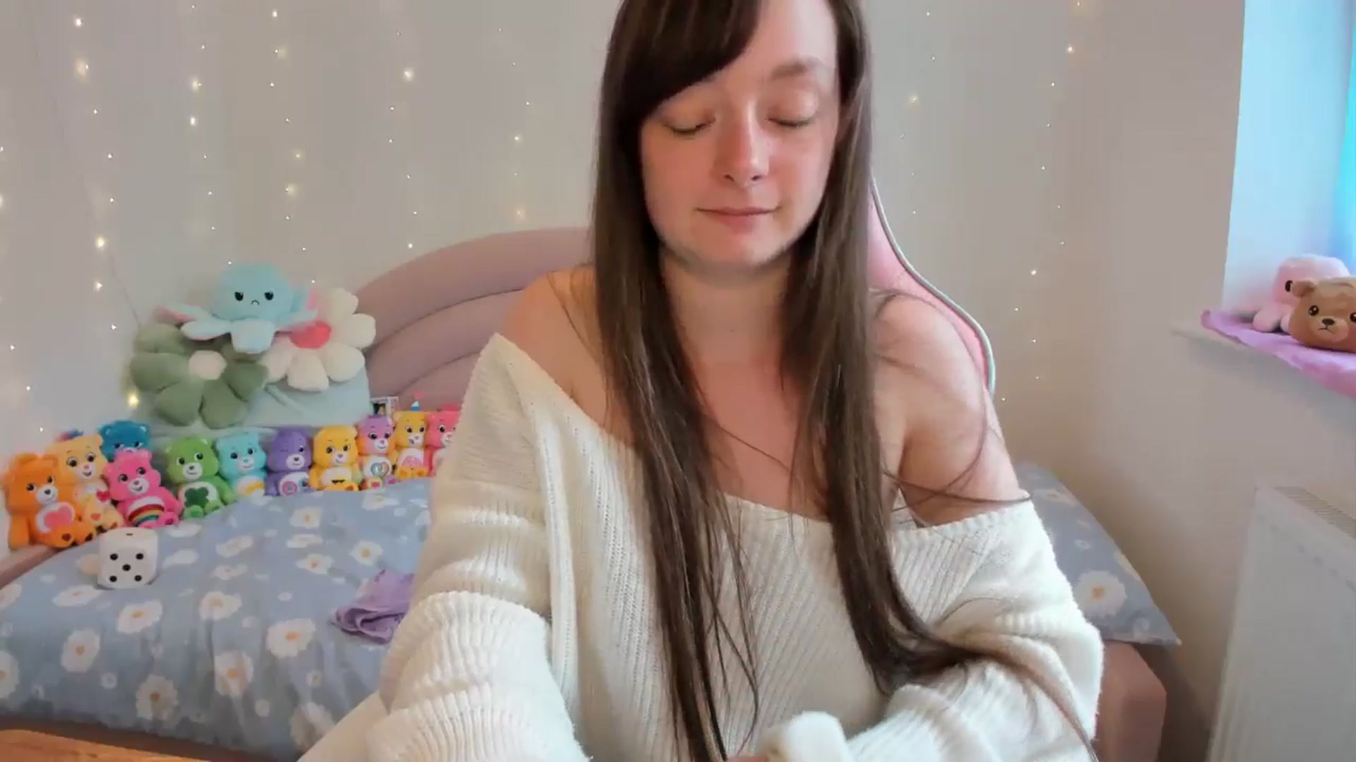 Gallery image thumbnail from JessieBear_'s myfreecams stream on, 08/22/2024, 16:34 image 7 of 20