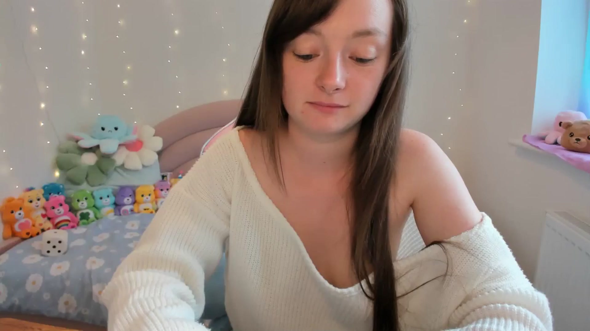 Gallery image thumbnail from JessieBear_'s myfreecams stream on, 08/22/2024, 16:34 image 17 of 20