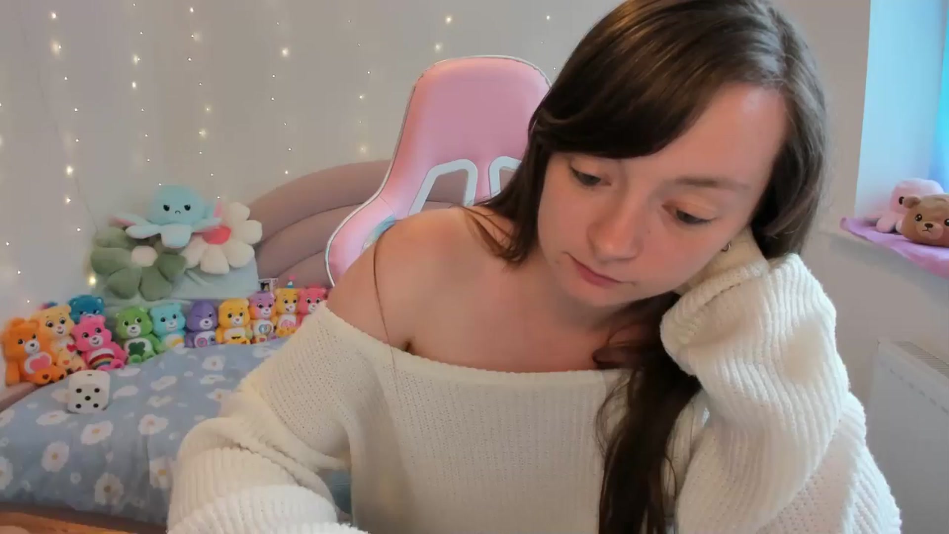 Gallery image thumbnail from JessieBear_'s myfreecams stream on, 08/22/2024, 17:01 image 10 of 20