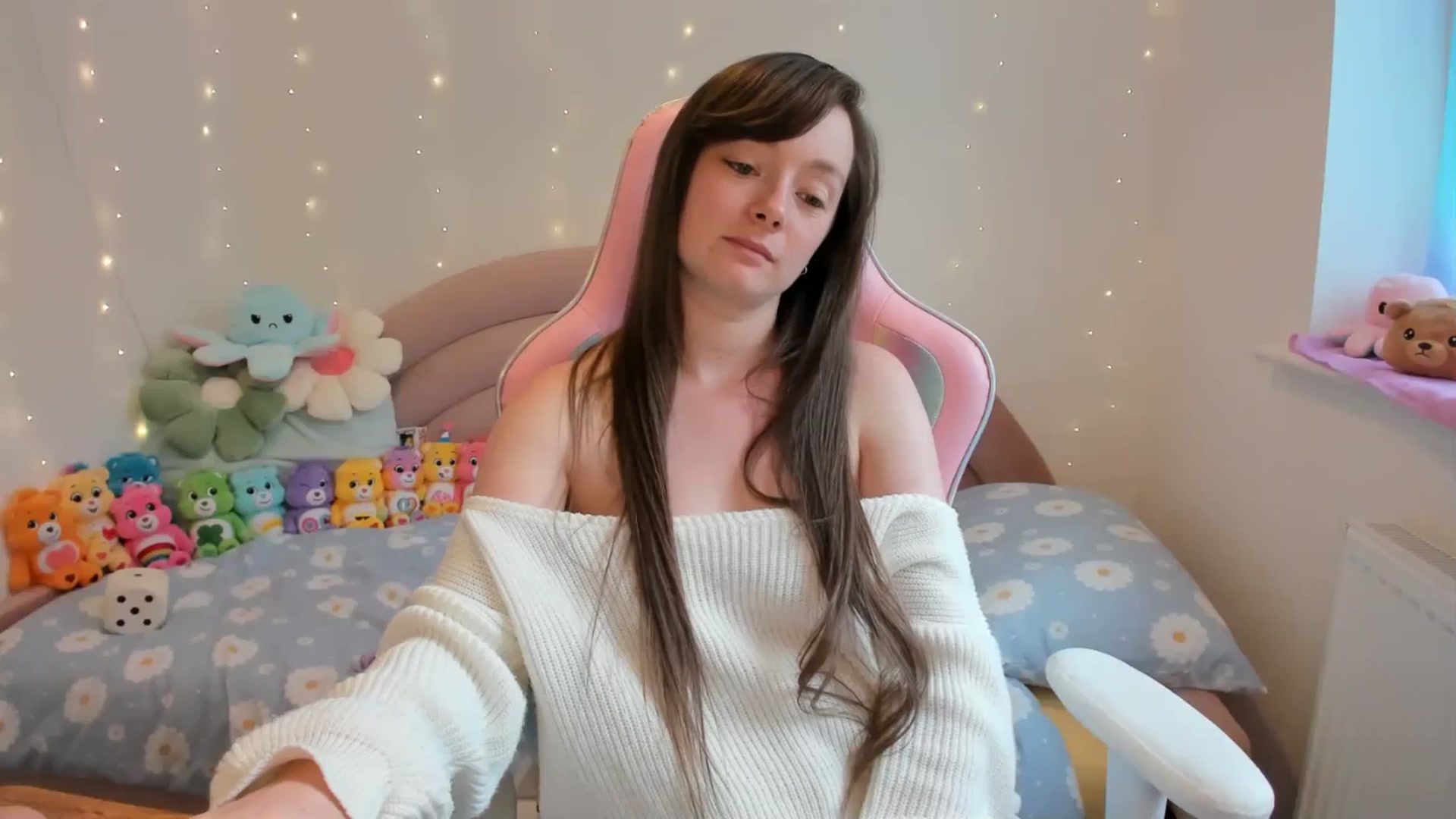 Gallery image thumbnail from JessieBear_'s myfreecams stream on, 08/22/2024, 17:01 image 9 of 20