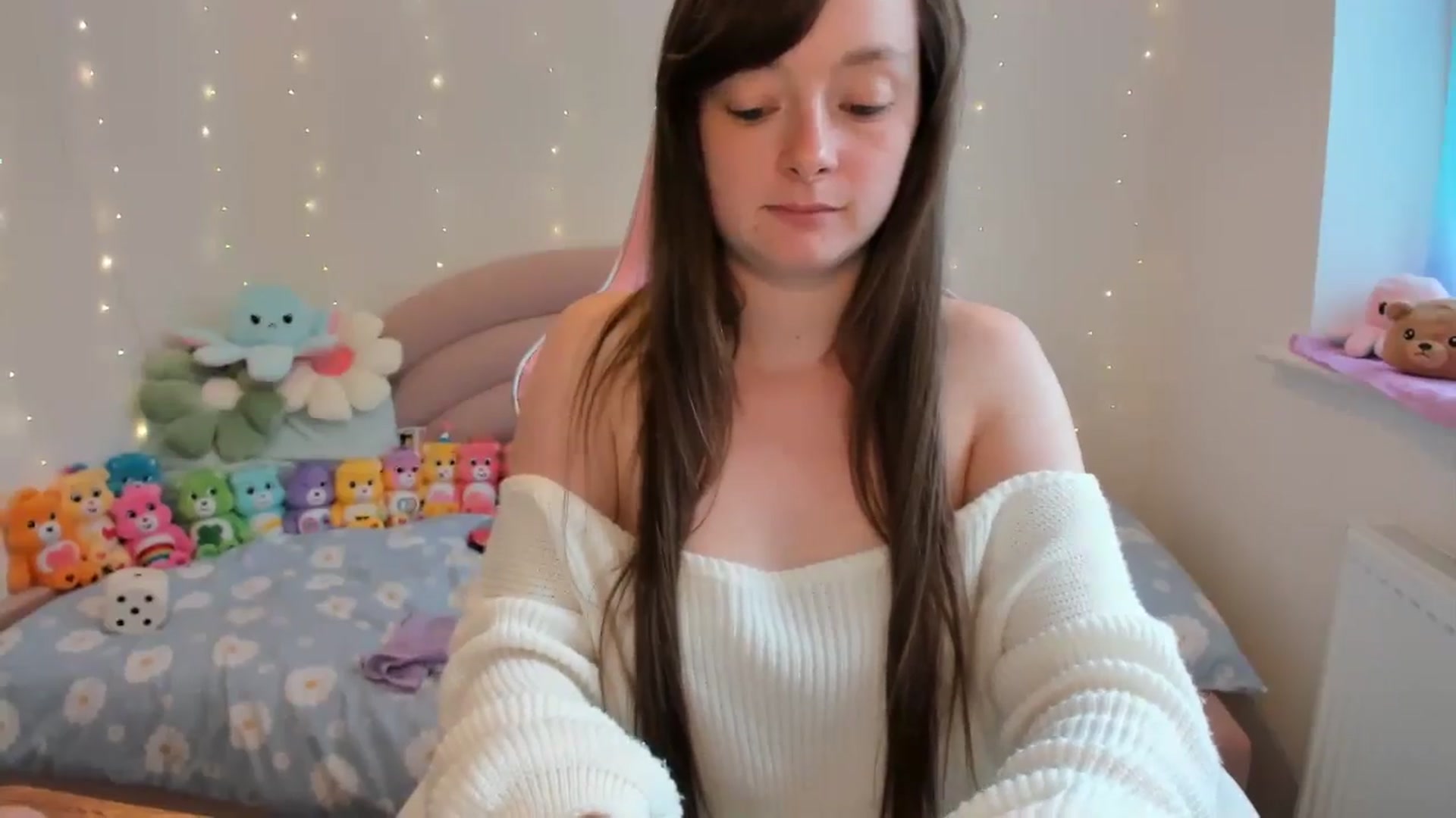 Gallery image thumbnail from JessieBear_'s myfreecams stream on, 08/22/2024, 17:01 image 8 of 20