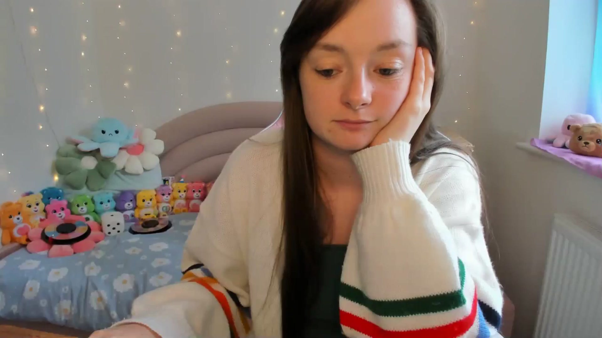 Gallery image thumbnail from JessieBear_'s myfreecams stream on, 08/23/2024, 13:40 image 7 of 20