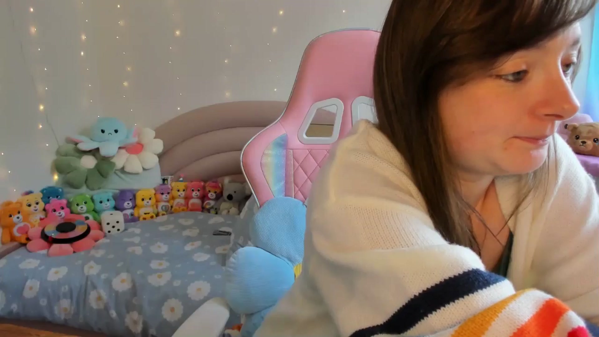 Gallery image thumbnail from JessieBear_'s myfreecams stream on, 08/23/2024, 14:18 image 13 of 20