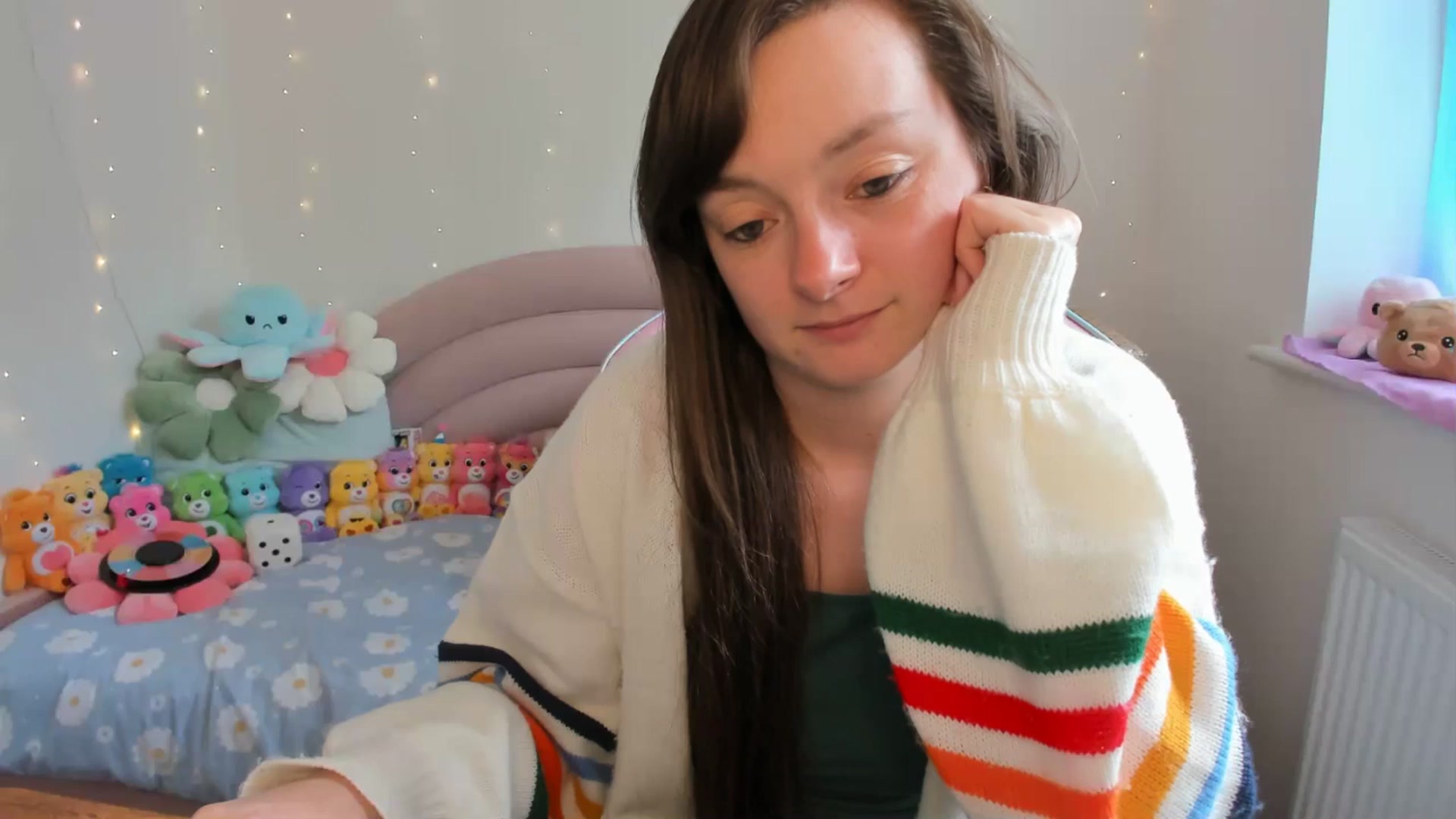 Gallery image thumbnail from JessieBear_'s myfreecams stream on, 08/23/2024, 14:18 image 1 of 20