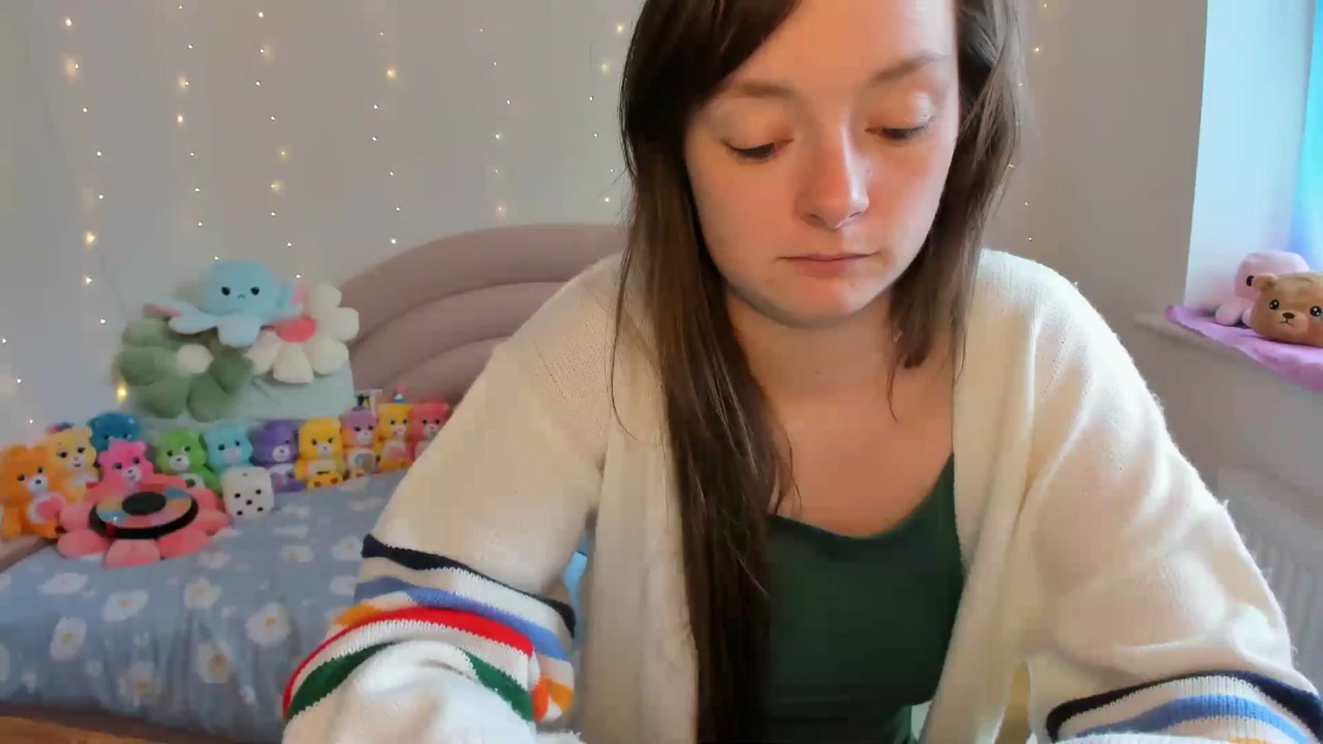 Gallery image thumbnail from JessieBear_'s myfreecams stream on, 08/23/2024, 14:18 image 15 of 20