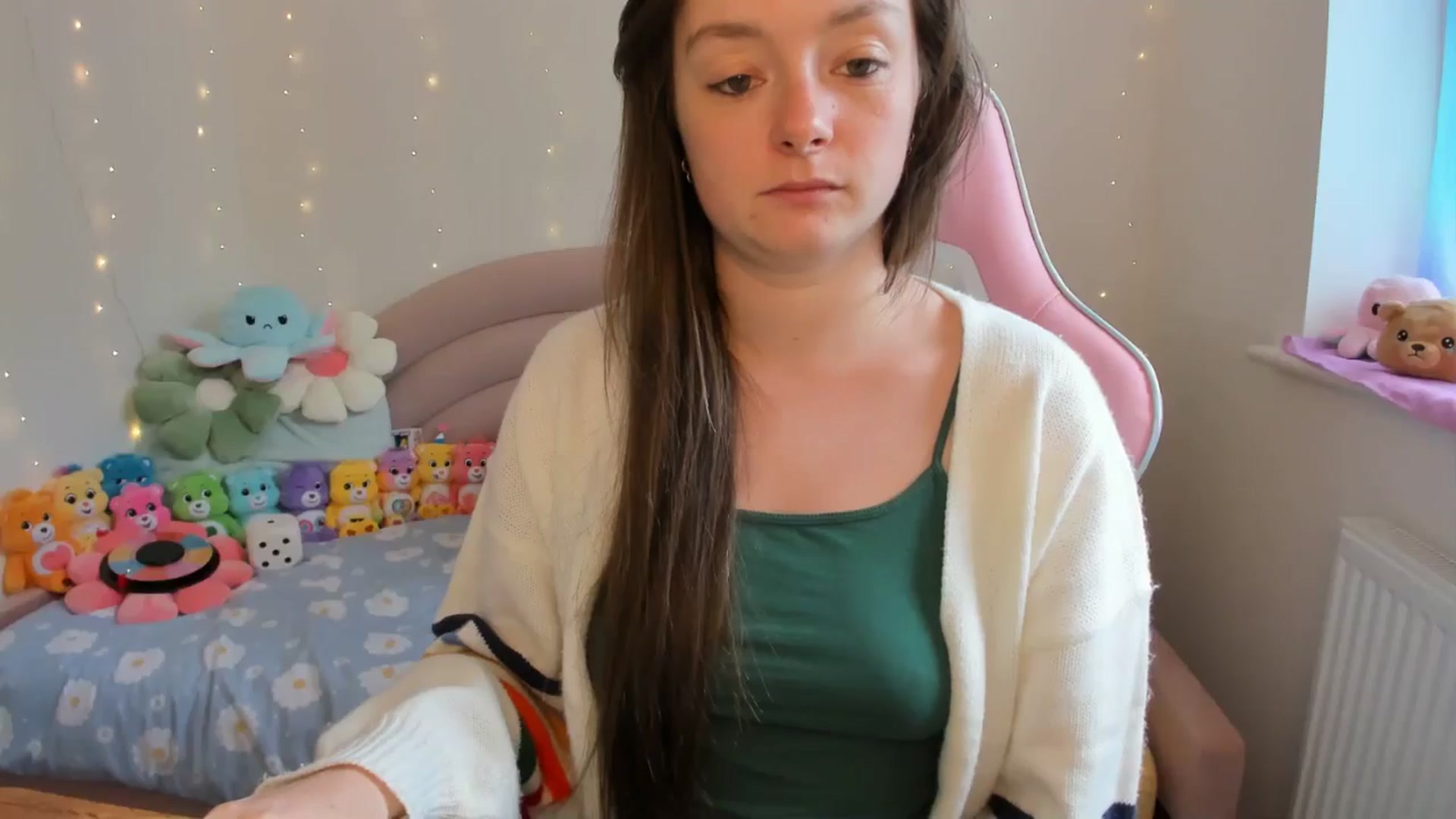 Gallery image thumbnail from JessieBear_'s myfreecams stream on, 08/23/2024, 14:18 image 4 of 20