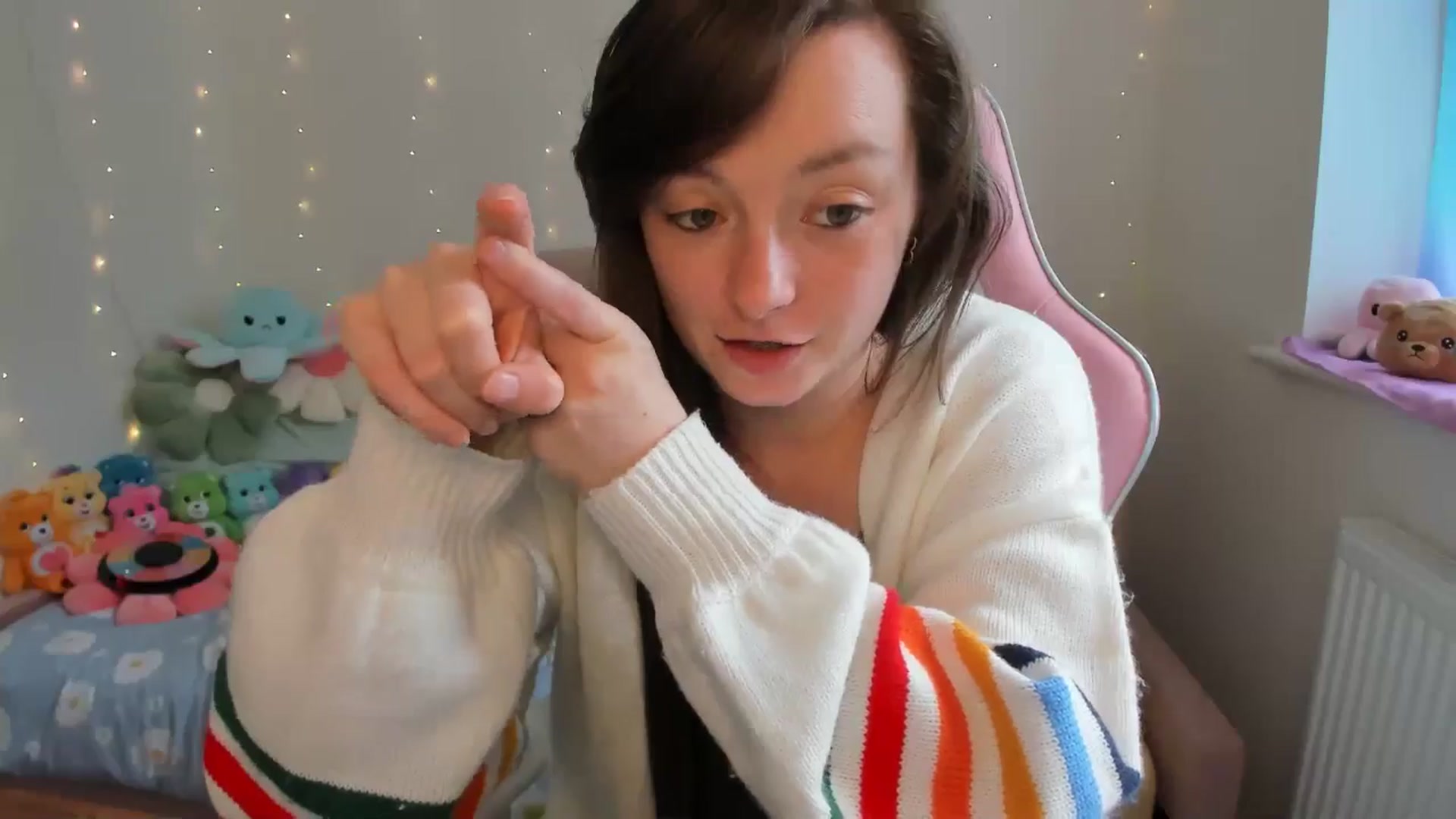 Gallery image thumbnail from JessieBear_'s myfreecams stream on, 08/23/2024, 14:18 image 6 of 20