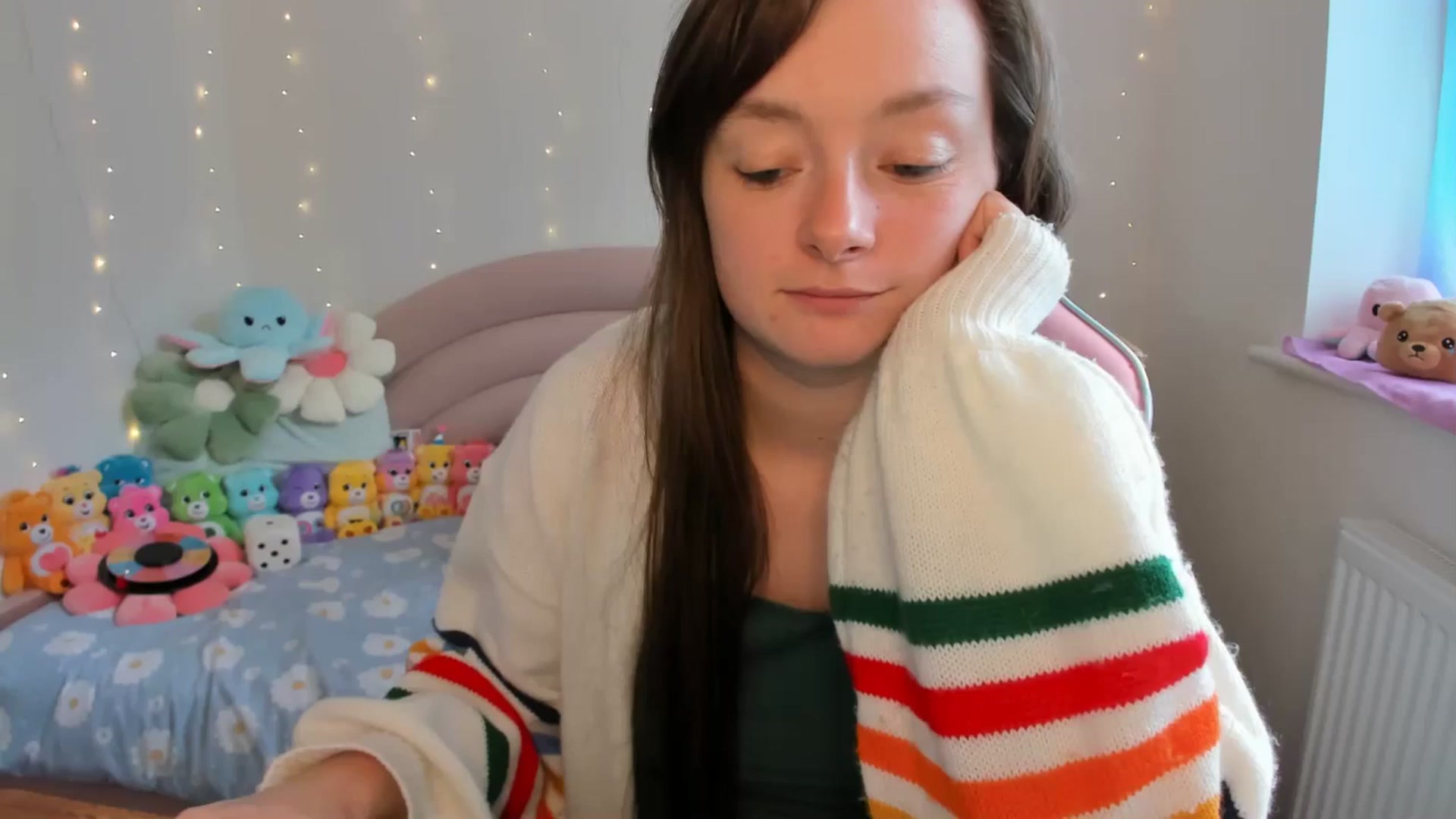 Gallery image thumbnail from JessieBear_'s myfreecams stream on, 08/23/2024, 14:18 image 16 of 20