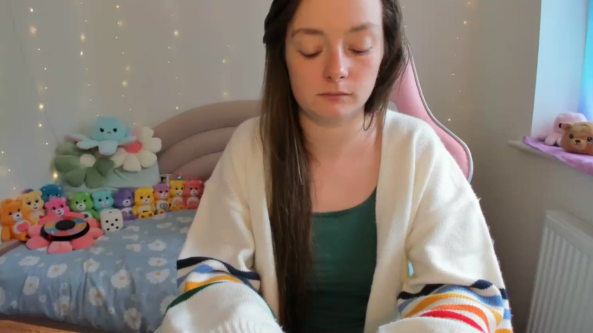 Gallery image thumbnail from JessieBear_'s myfreecams stream on, 08/23/2024, 14:18 image 5 of 20