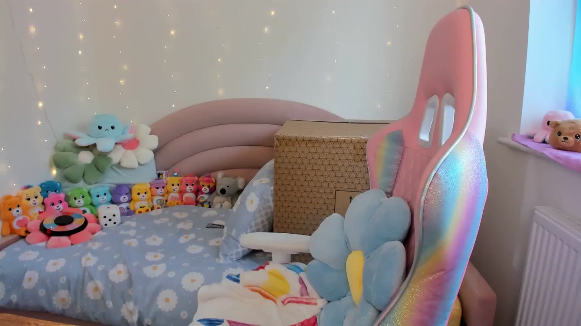 Gallery image thumbnail from JessieBear_'s myfreecams stream on, 08/23/2024, 14:59 image 14 of 20
