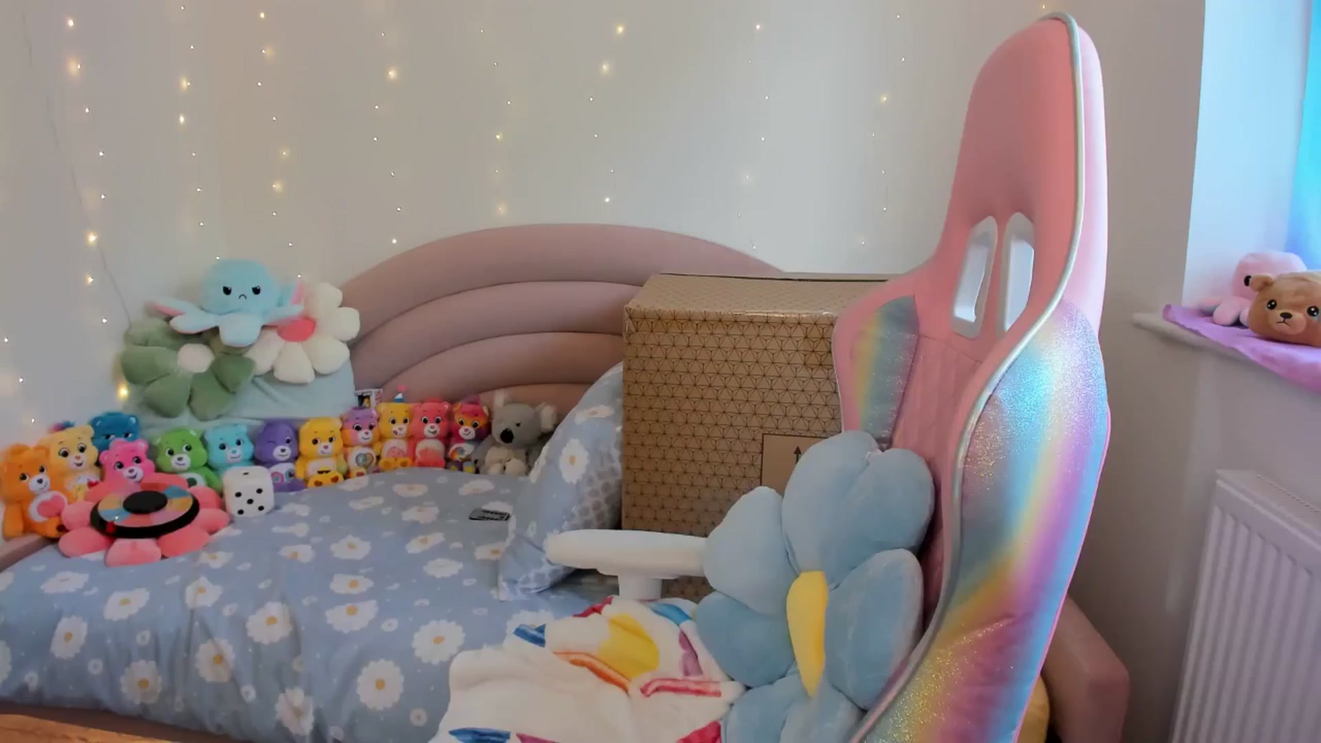 Gallery image thumbnail from JessieBear_'s myfreecams stream on, 08/23/2024, 14:59 image 13 of 20