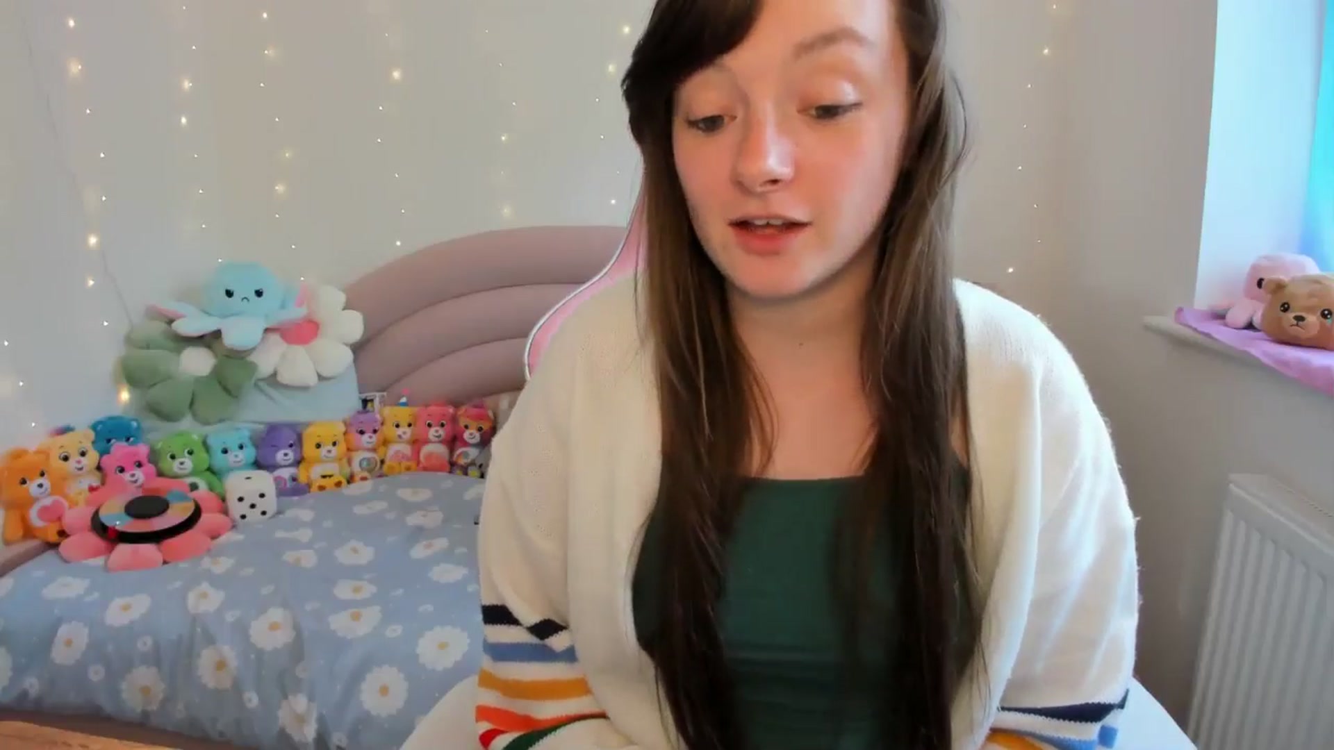 Gallery image thumbnail from JessieBear_'s myfreecams stream on, 08/23/2024, 14:59 image 7 of 20