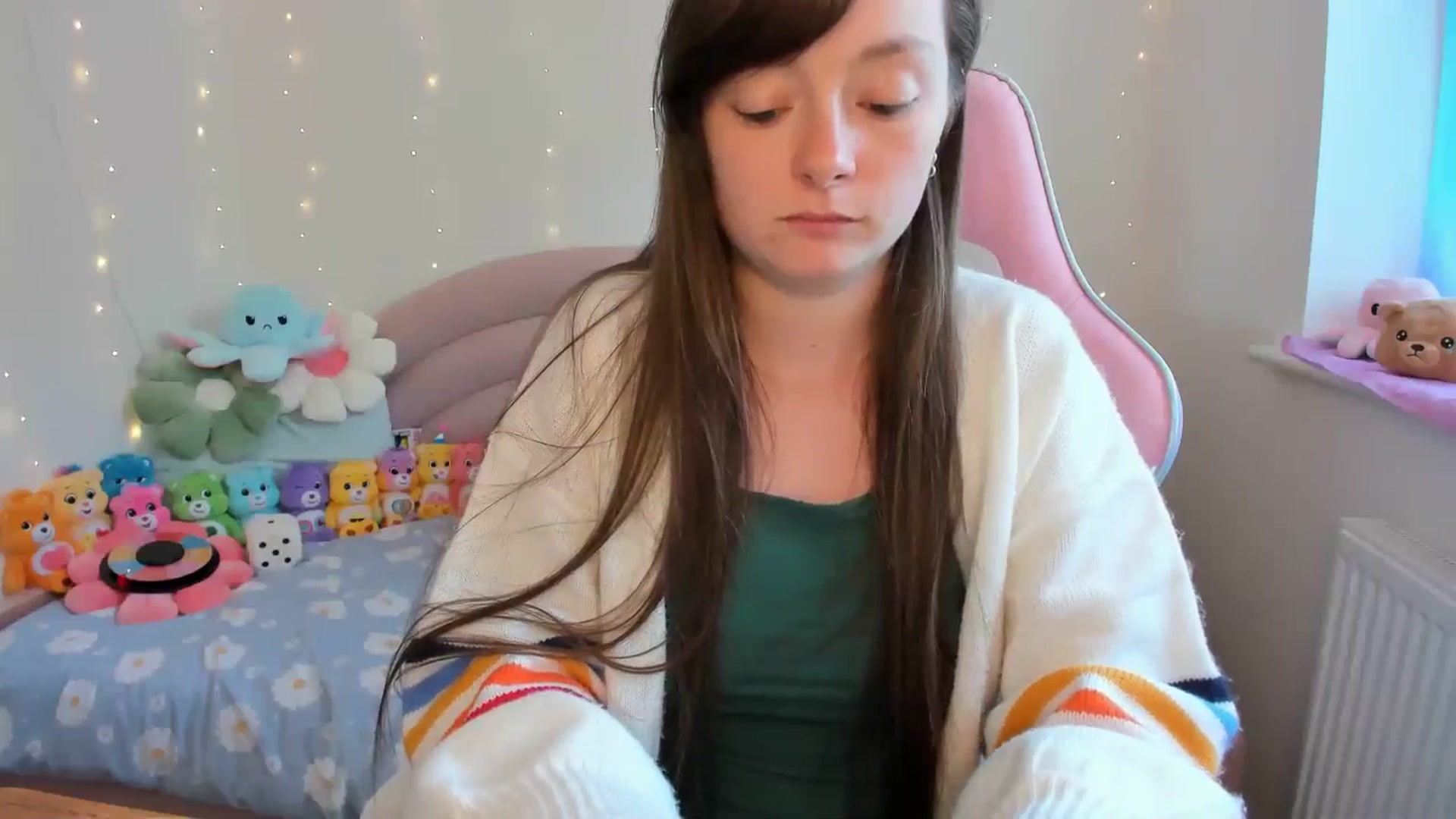 Gallery image thumbnail from JessieBear_'s myfreecams stream on, 08/23/2024, 14:59 image 17 of 20