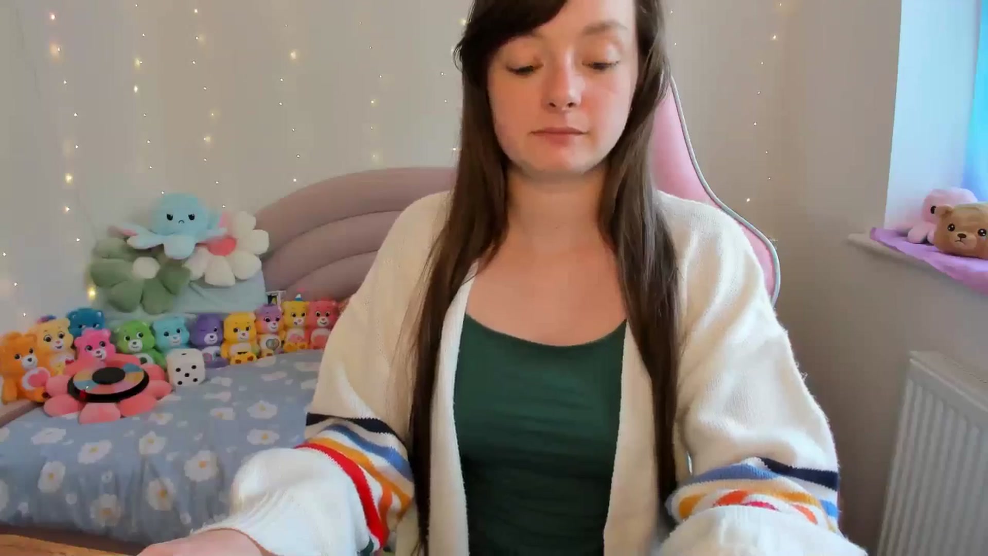 Gallery image thumbnail from JessieBear_'s myfreecams stream on, 08/23/2024, 14:59 image 12 of 20