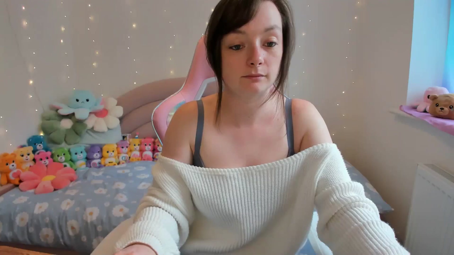 Gallery image thumbnail from JessieBear_'s myfreecams stream on, 08/27/2024, 14:56 image 3 of 20