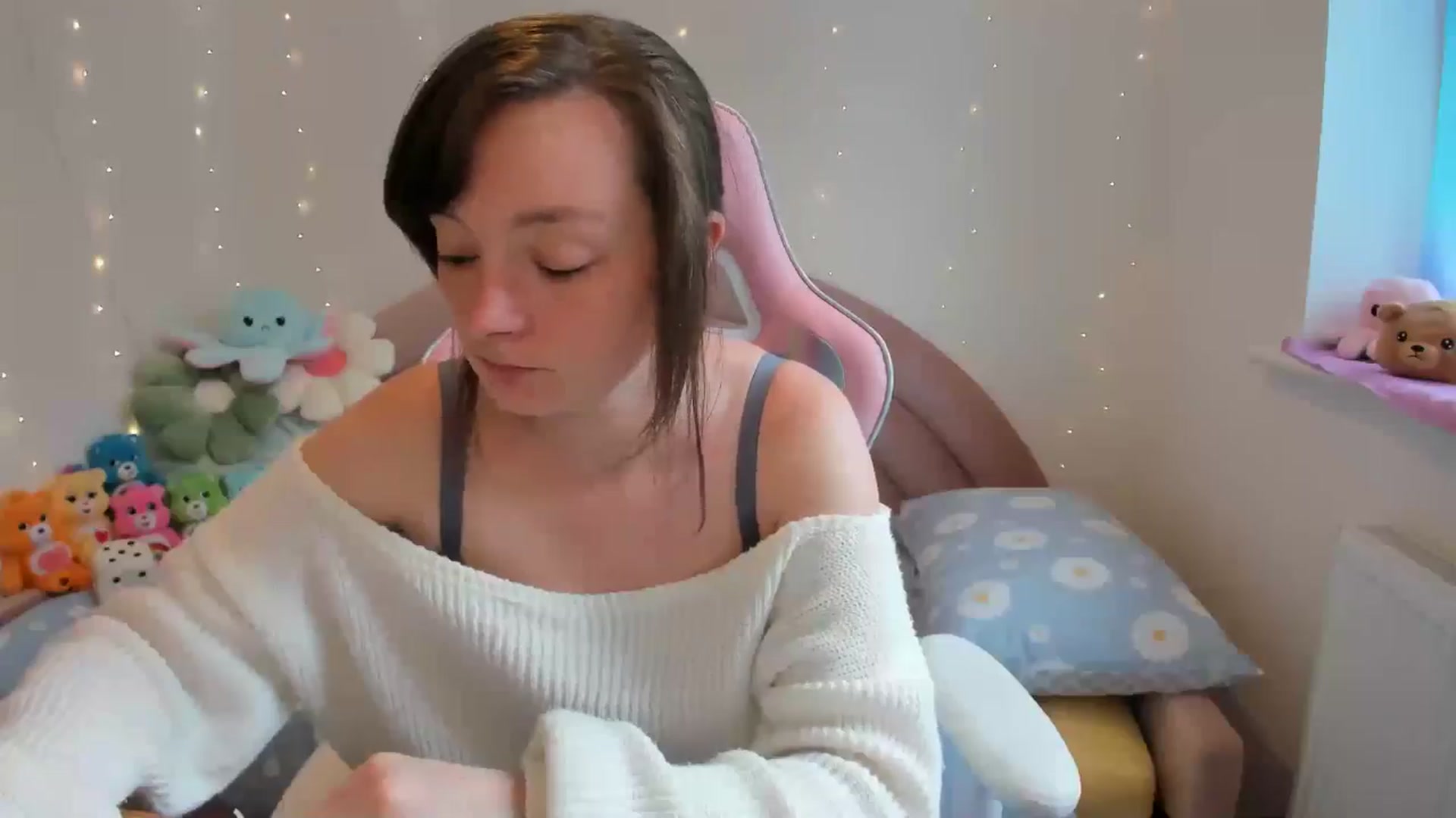 Gallery image thumbnail from JessieBear_'s myfreecams stream on, 08/27/2024, 14:56 image 5 of 20