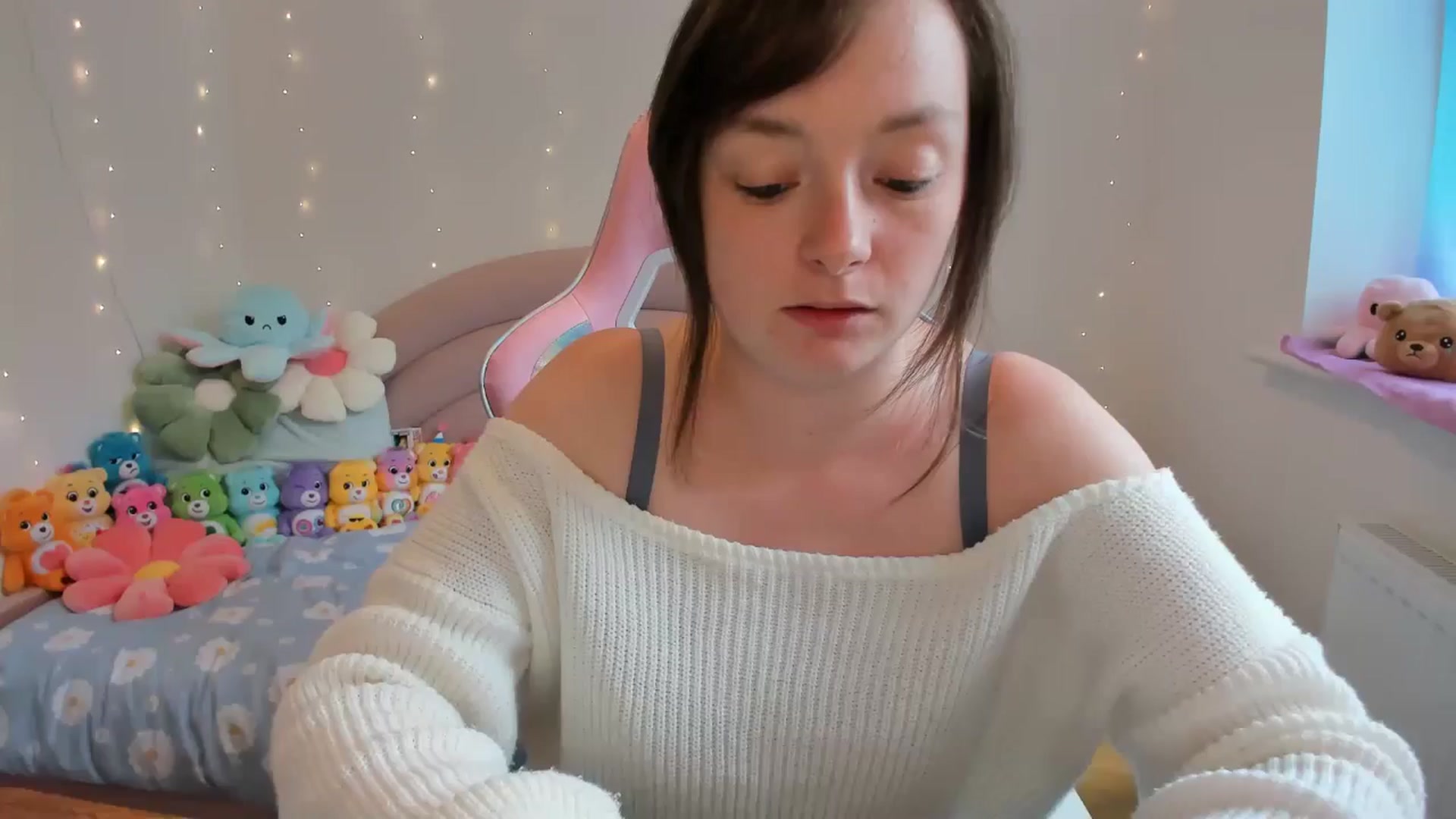 Gallery image thumbnail from JessieBear_'s myfreecams stream on, 08/27/2024, 14:56 image 1 of 20