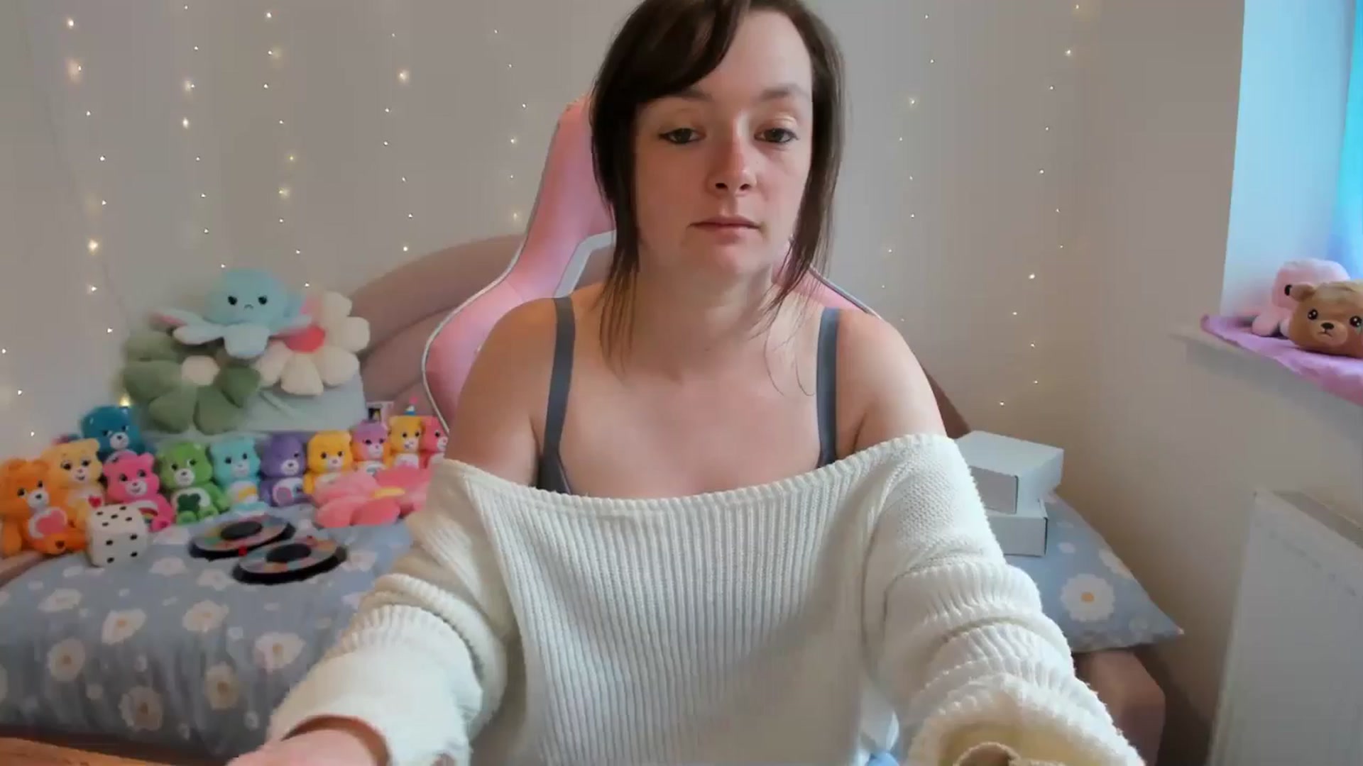 Gallery image thumbnail from JessieBear_'s myfreecams stream on, 08/27/2024, 14:56 image 20 of 20