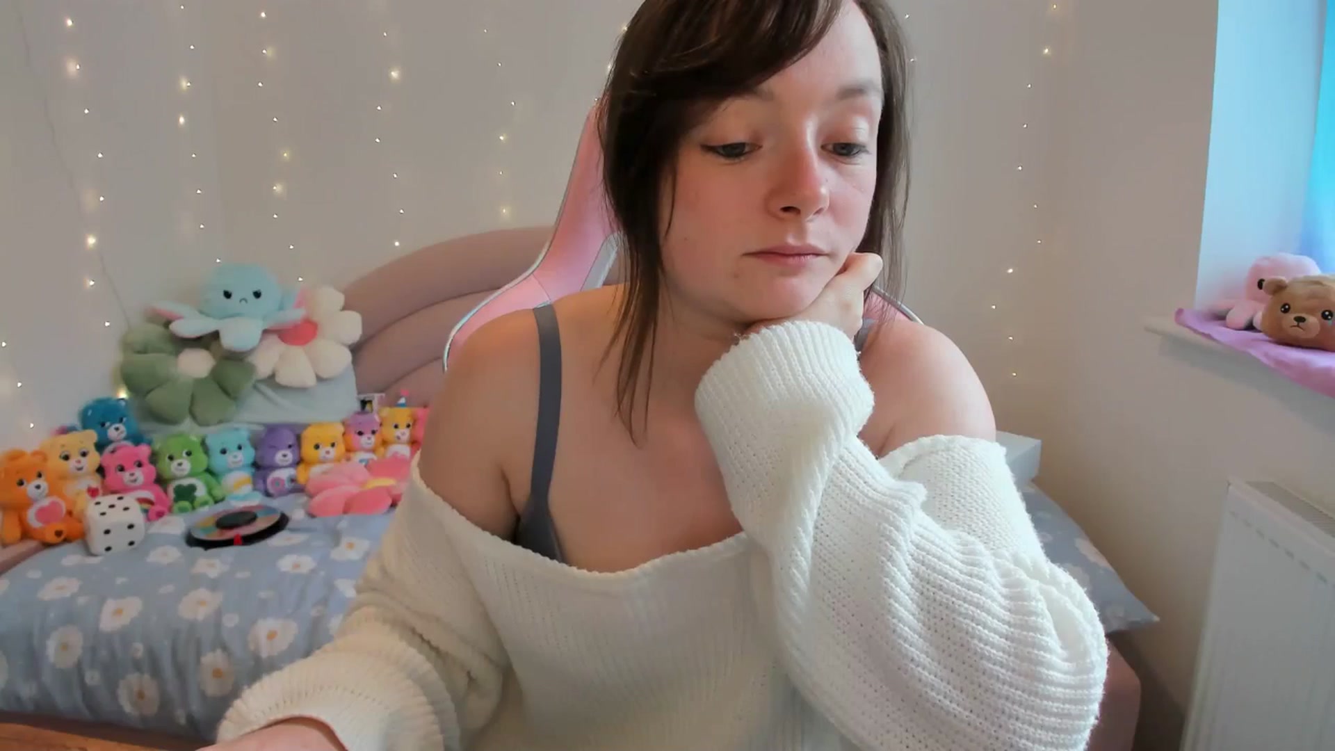 Gallery image thumbnail from JessieBear_'s myfreecams stream on, 08/27/2024, 16:30 image 3 of 20
