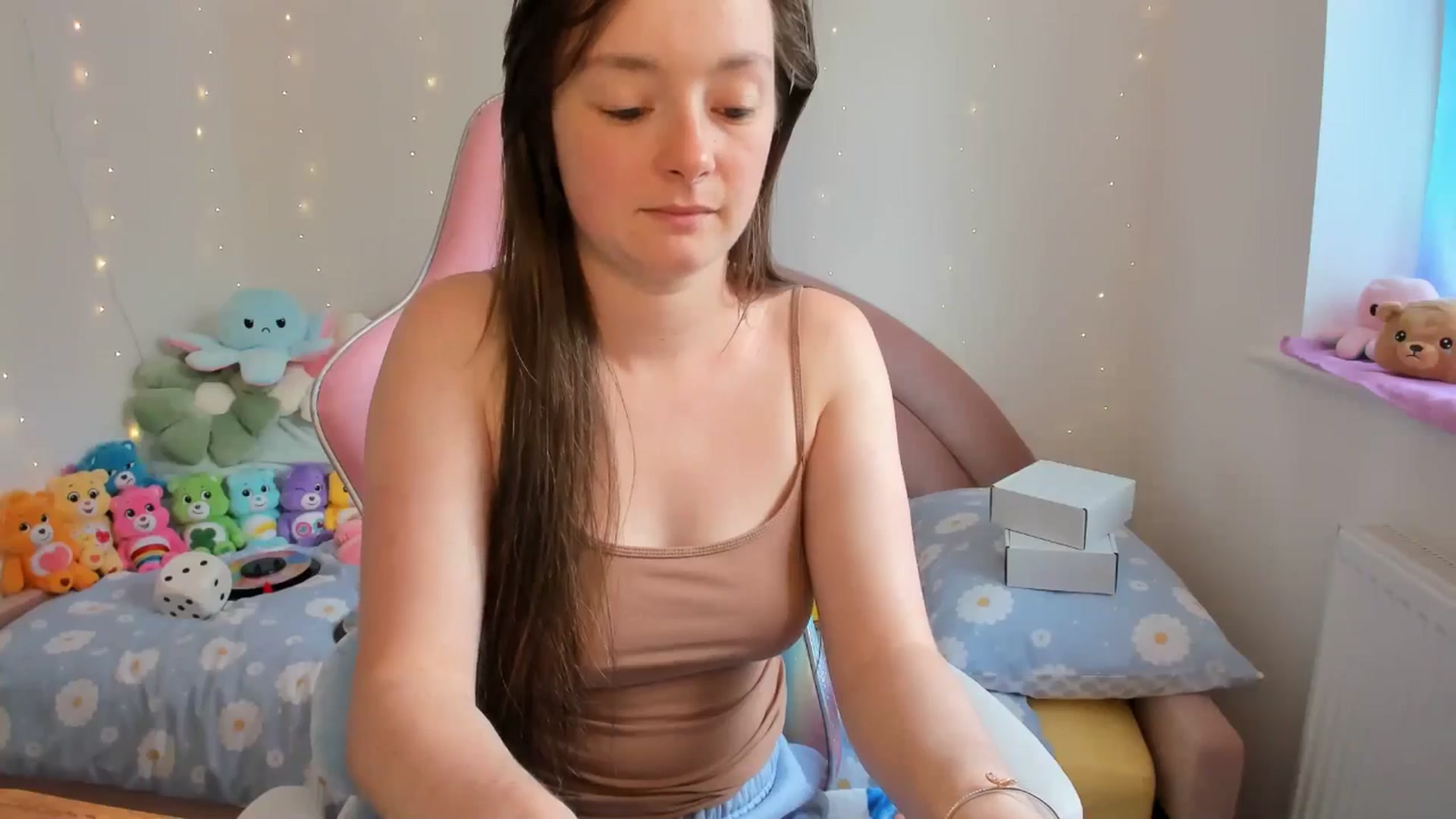 Gallery image thumbnail from JessieBear_'s myfreecams stream on, 08/29/2024, 14:08 image 8 of 20