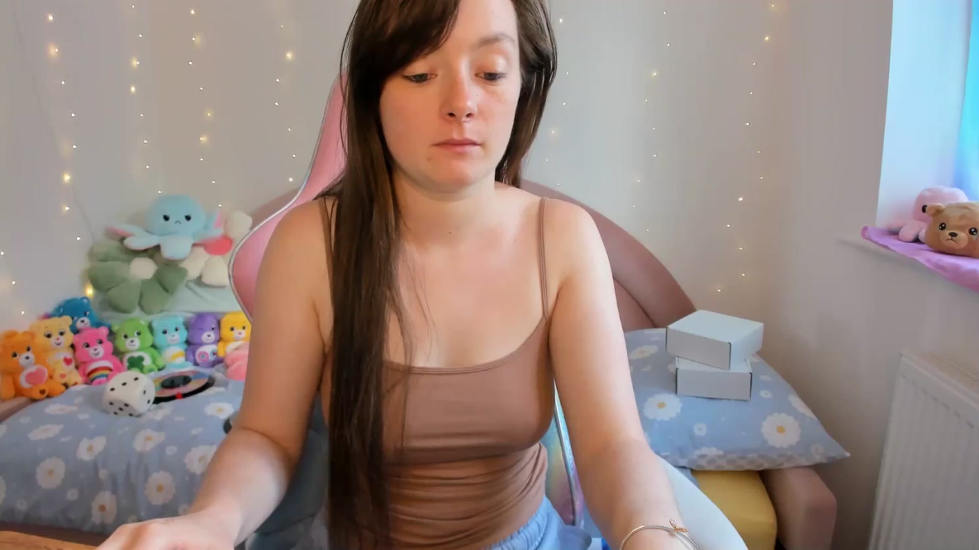 Gallery image thumbnail from JessieBear_'s myfreecams stream on, 08/29/2024, 14:54 image 9 of 20