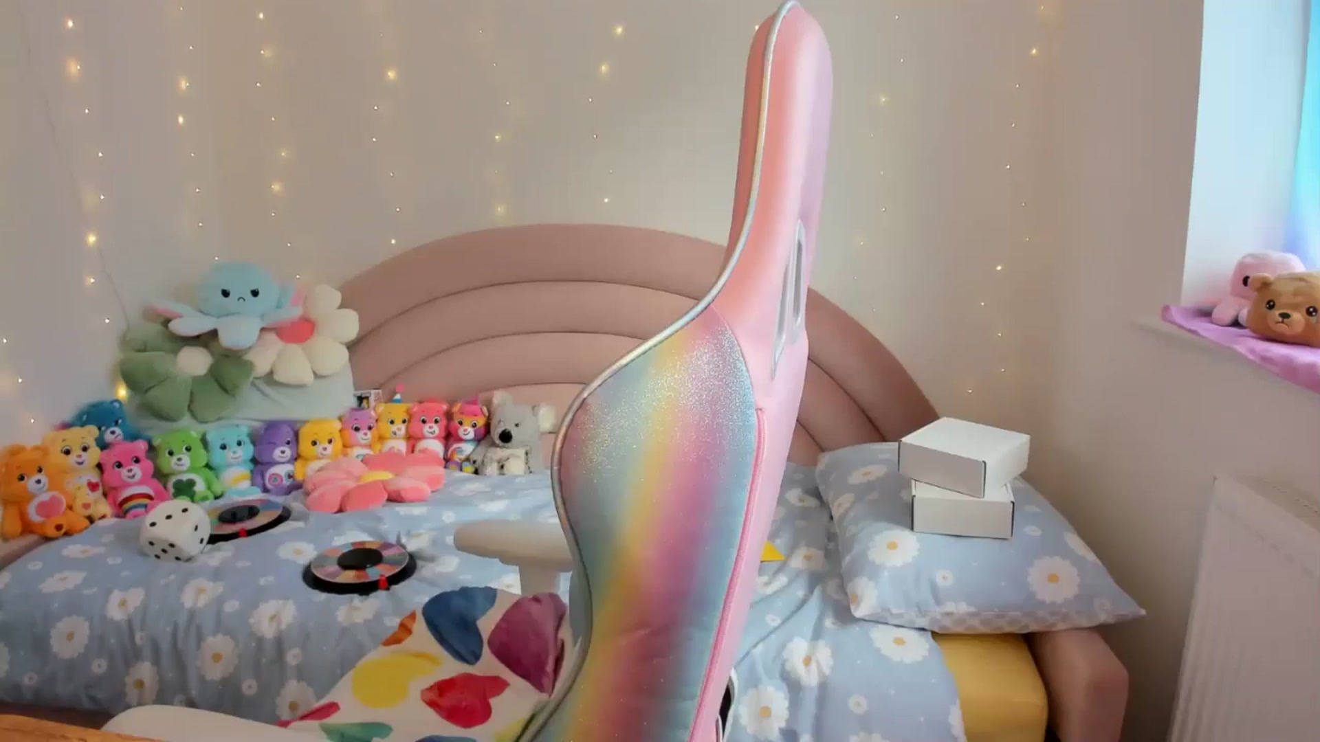 Gallery image thumbnail from JessieBear_'s myfreecams stream on, 08/29/2024, 14:54 image 4 of 20