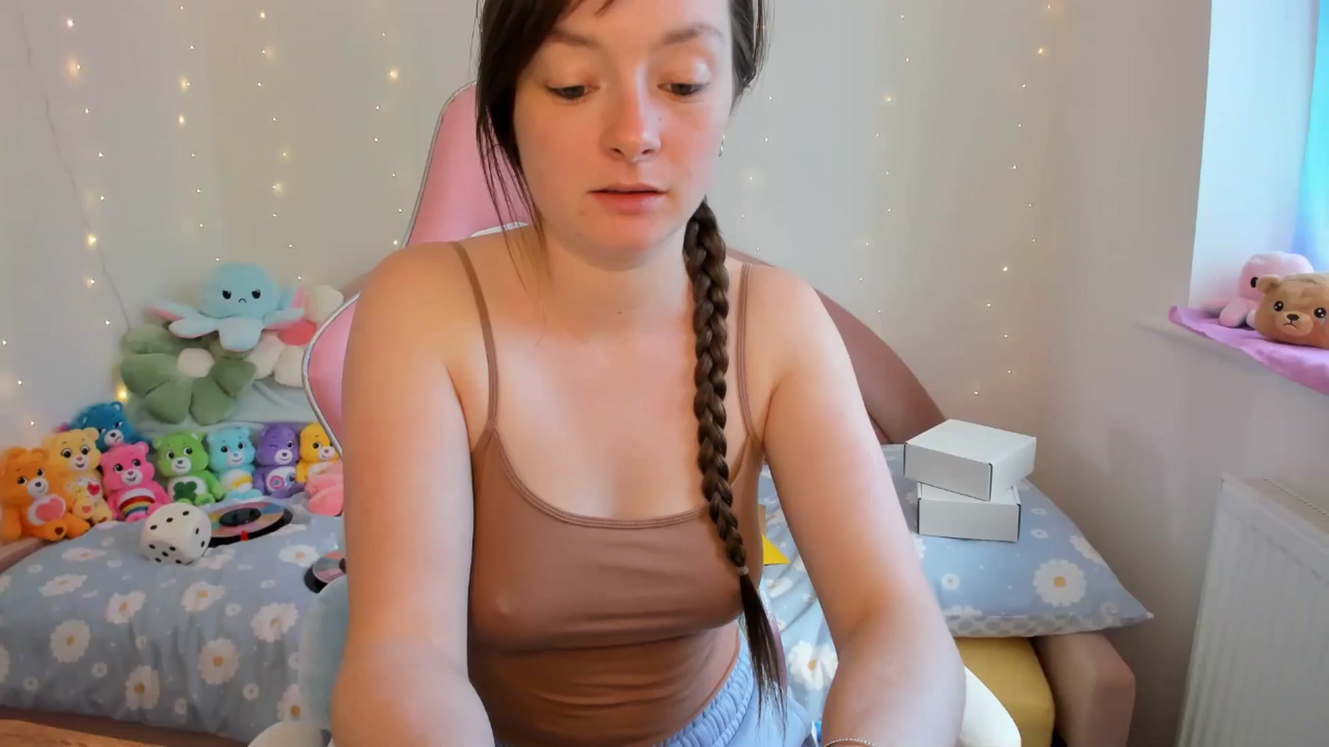 Gallery image thumbnail from JessieBear_'s myfreecams stream on, 08/29/2024, 15:31 image 1 of 20