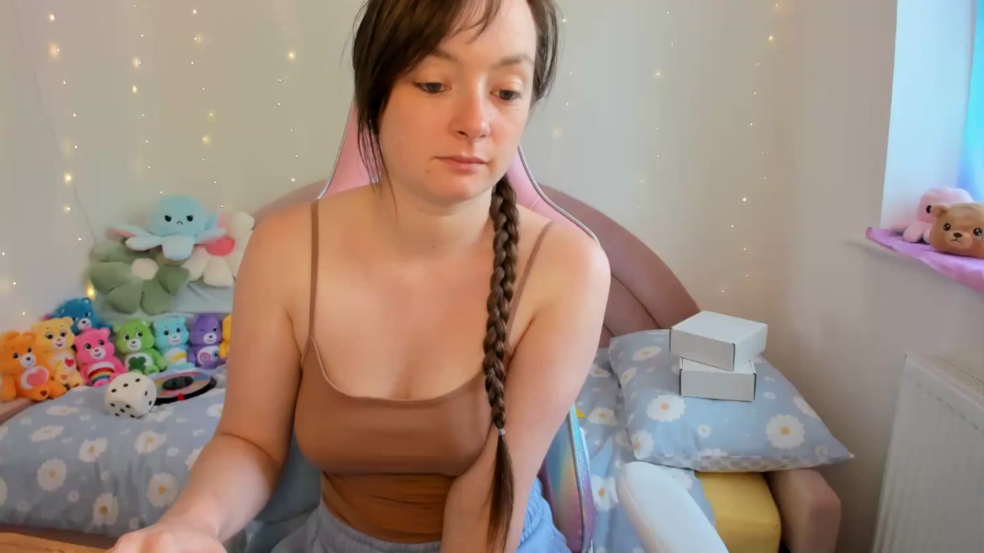 Gallery image thumbnail from JessieBear_'s myfreecams stream on, 08/29/2024, 15:31 image 14 of 20