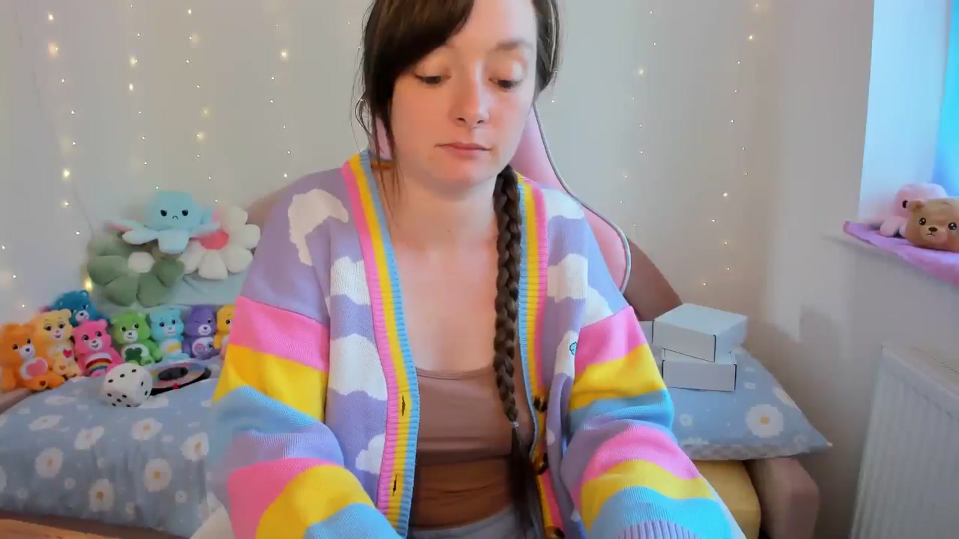 Gallery image thumbnail from JessieBear_'s myfreecams stream on, 08/29/2024, 16:27 image 7 of 20