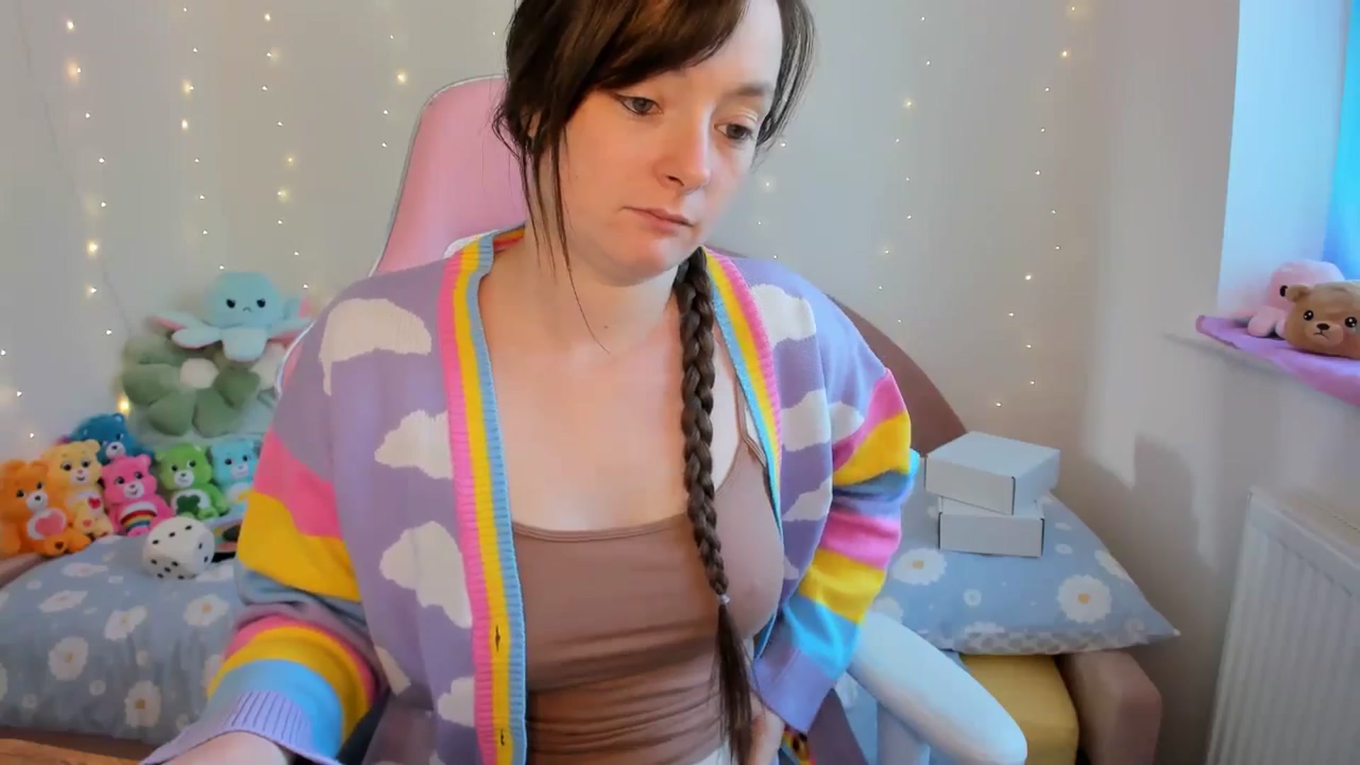 Gallery image thumbnail from JessieBear_'s myfreecams stream on, 08/29/2024, 16:27 image 16 of 20