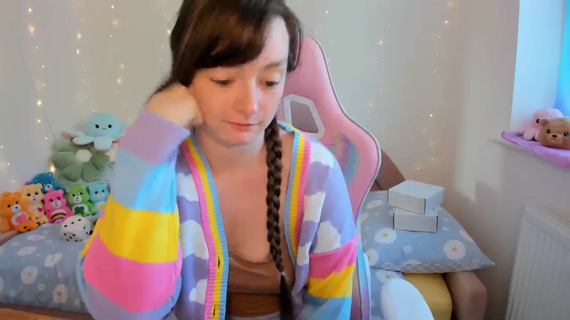 Gallery image thumbnail from JessieBear_'s myfreecams stream on, 08/29/2024, 16:27 image 13 of 20