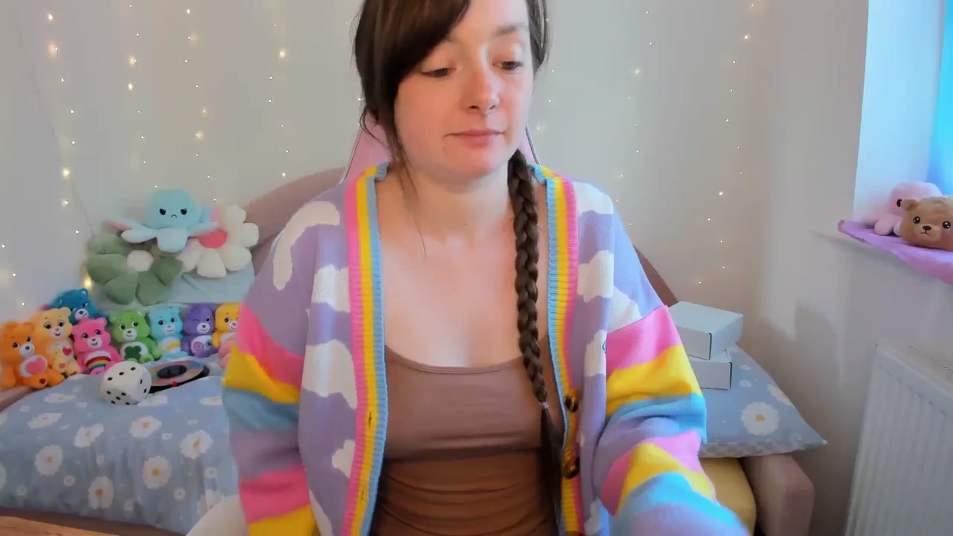 Gallery image thumbnail from JessieBear_'s myfreecams stream on, 08/29/2024, 16:27 image 5 of 20