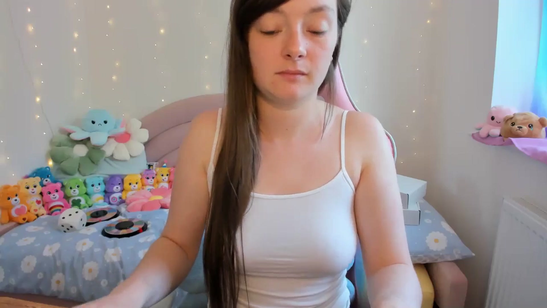 Gallery image thumbnail from JessieBear_'s myfreecams stream on, 08/30/2024, 14:21 image 13 of 20