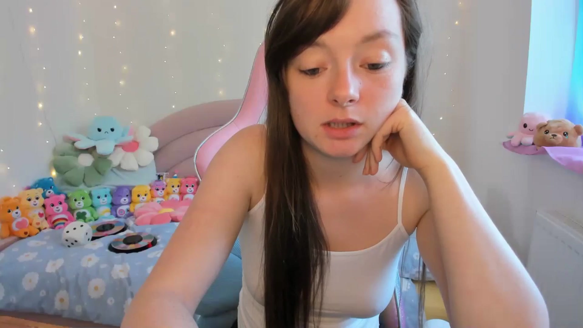 Gallery image thumbnail from JessieBear_'s myfreecams stream on, 08/30/2024, 14:52 image 9 of 20
