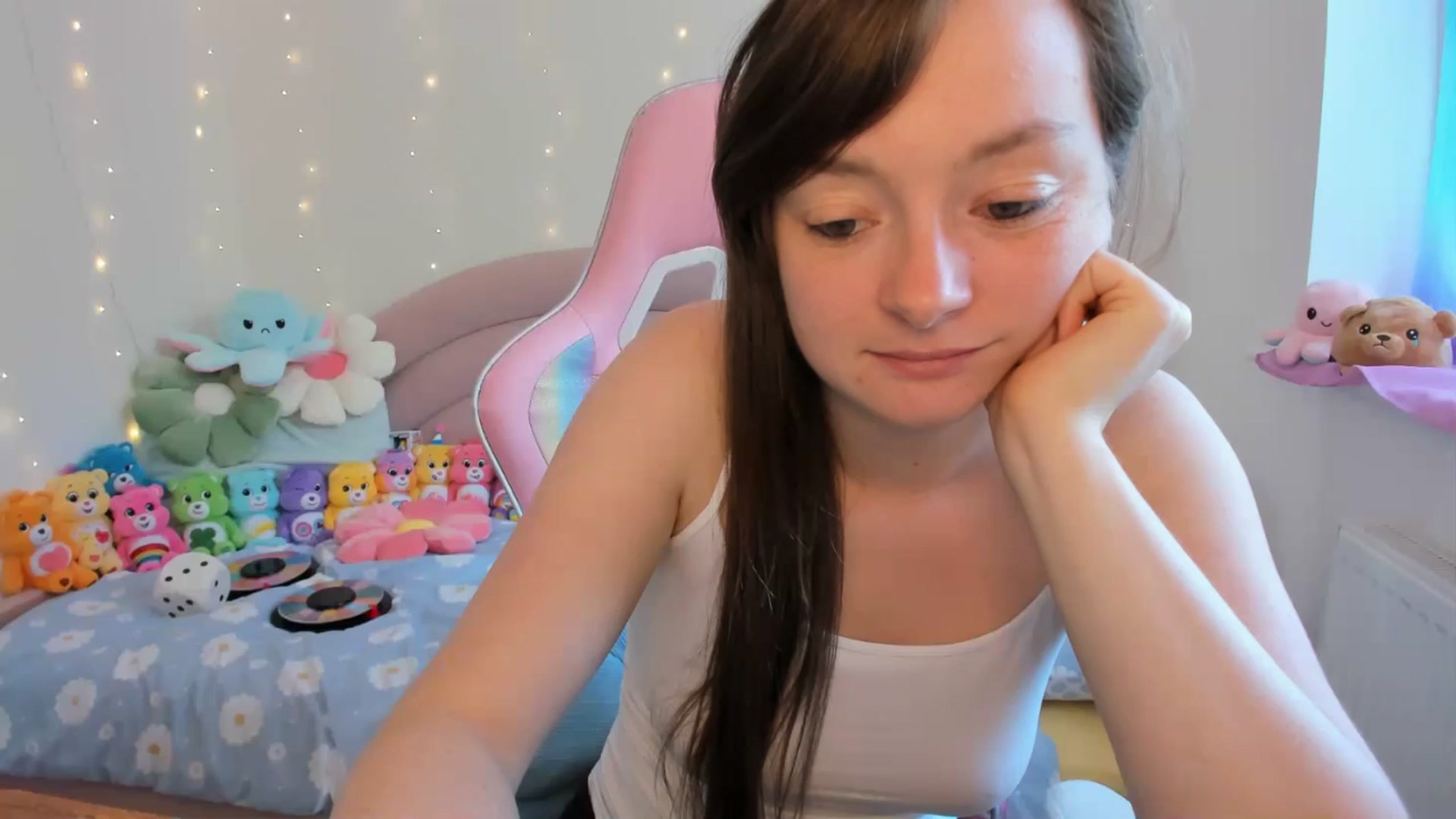 Gallery image thumbnail from JessieBear_'s myfreecams stream on, 08/30/2024, 14:52 image 4 of 20