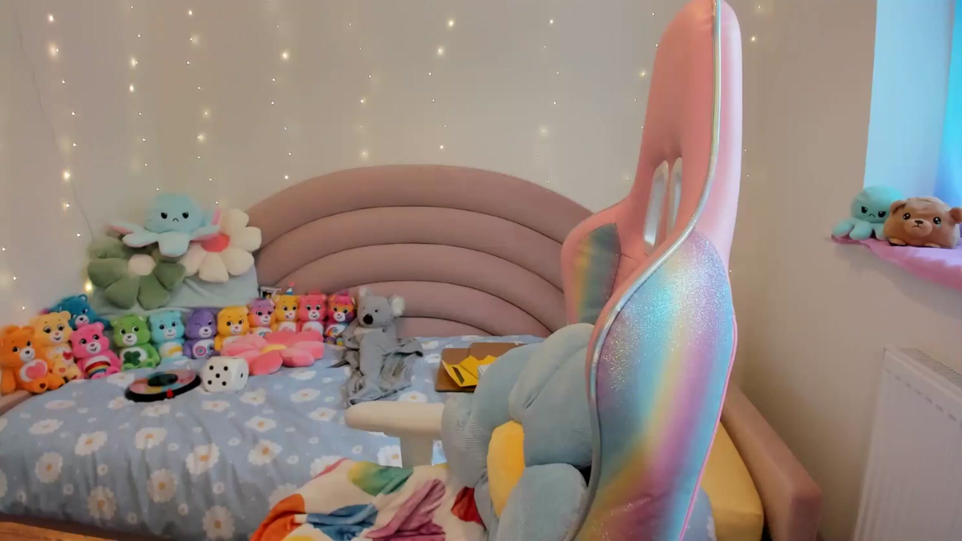 Gallery image thumbnail from JessieBear_'s myfreecams stream on, 09/02/2024, 15:15 image 15 of 20