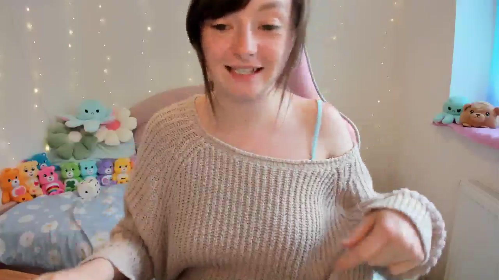 Gallery image thumbnail from JessieBear_'s myfreecams stream on, 09/03/2024, 16:09 image 15 of 20
