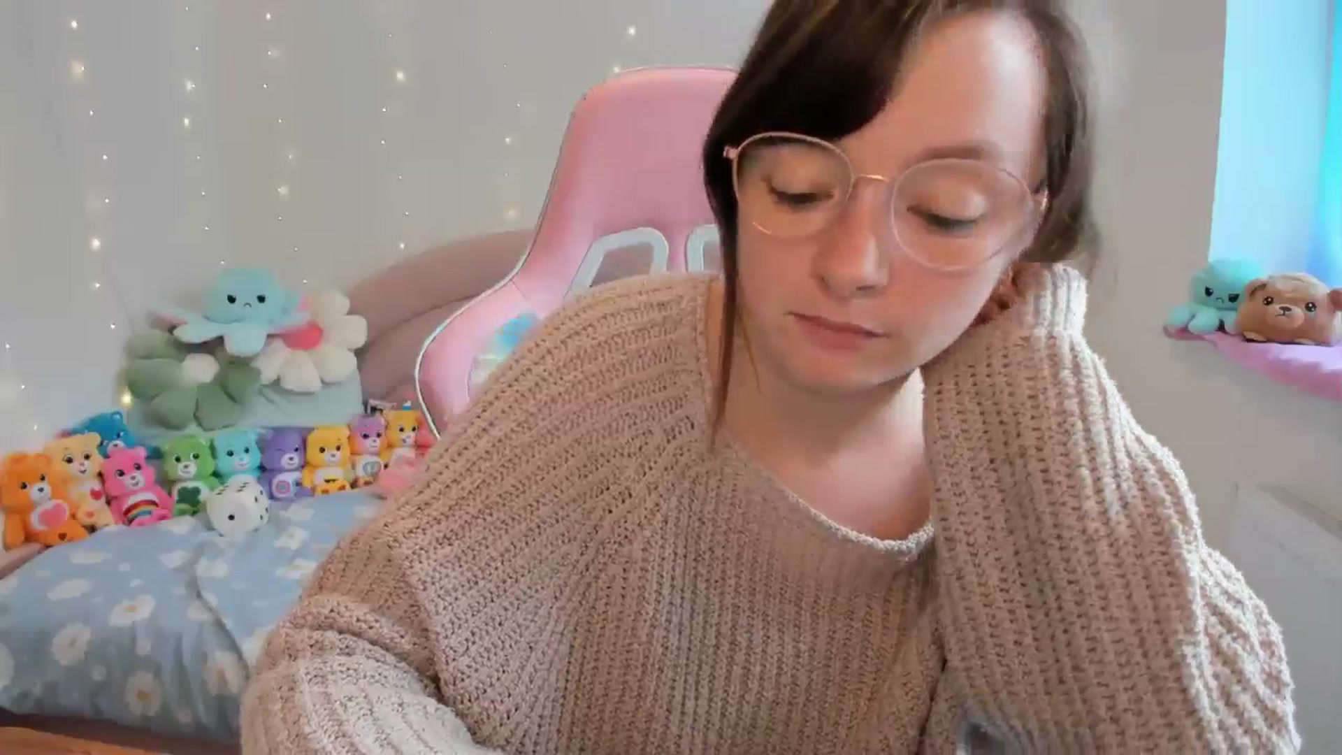 Gallery image thumbnail from JessieBear_'s myfreecams stream on, 09/03/2024, 16:09 image 10 of 20