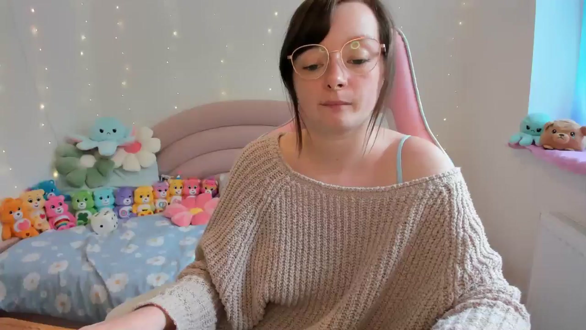 Gallery image thumbnail from JessieBear_'s myfreecams stream on, 09/03/2024, 16:09 image 12 of 20