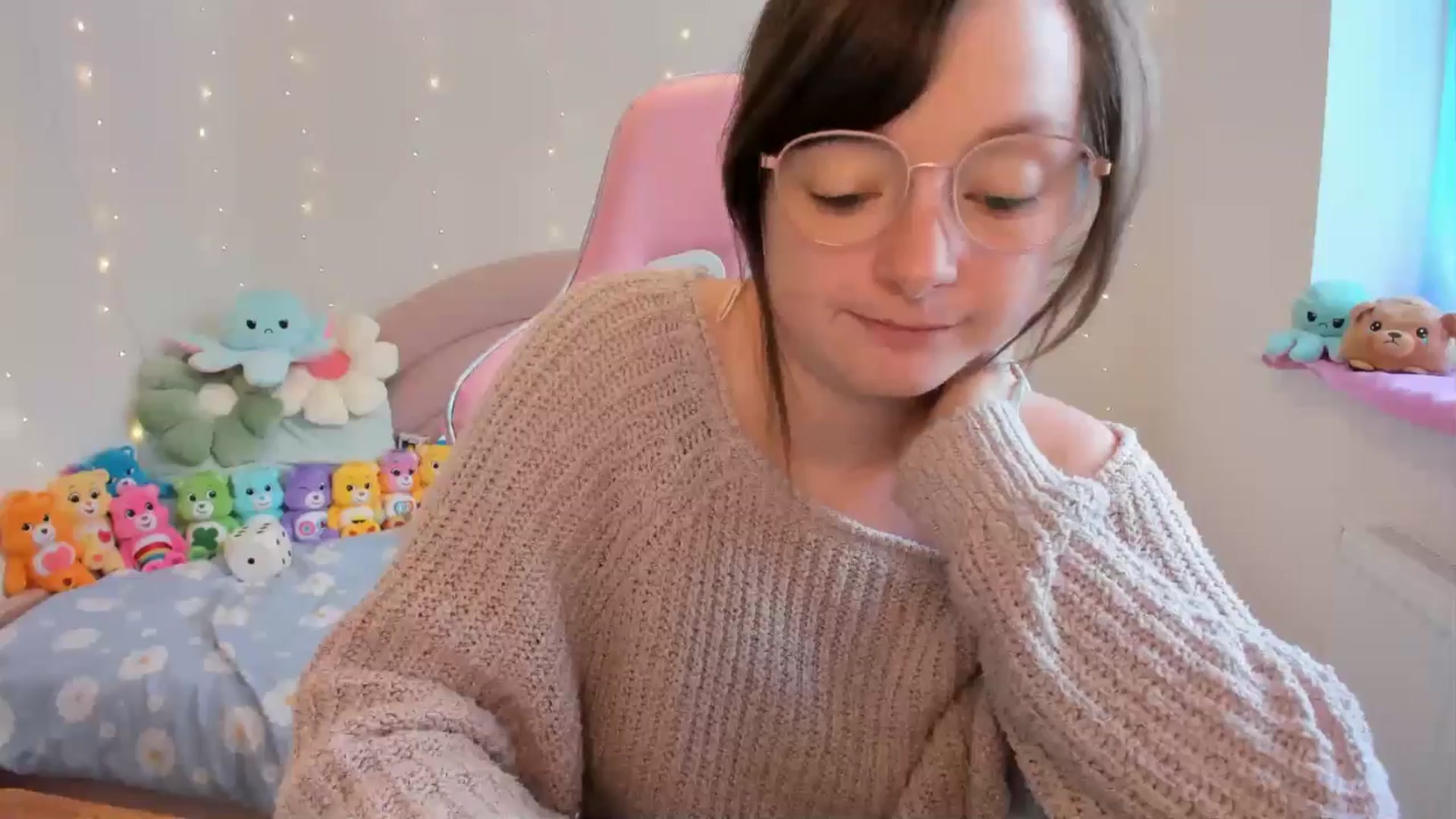 Gallery image thumbnail from JessieBear_'s myfreecams stream on, 09/03/2024, 16:09 image 6 of 20