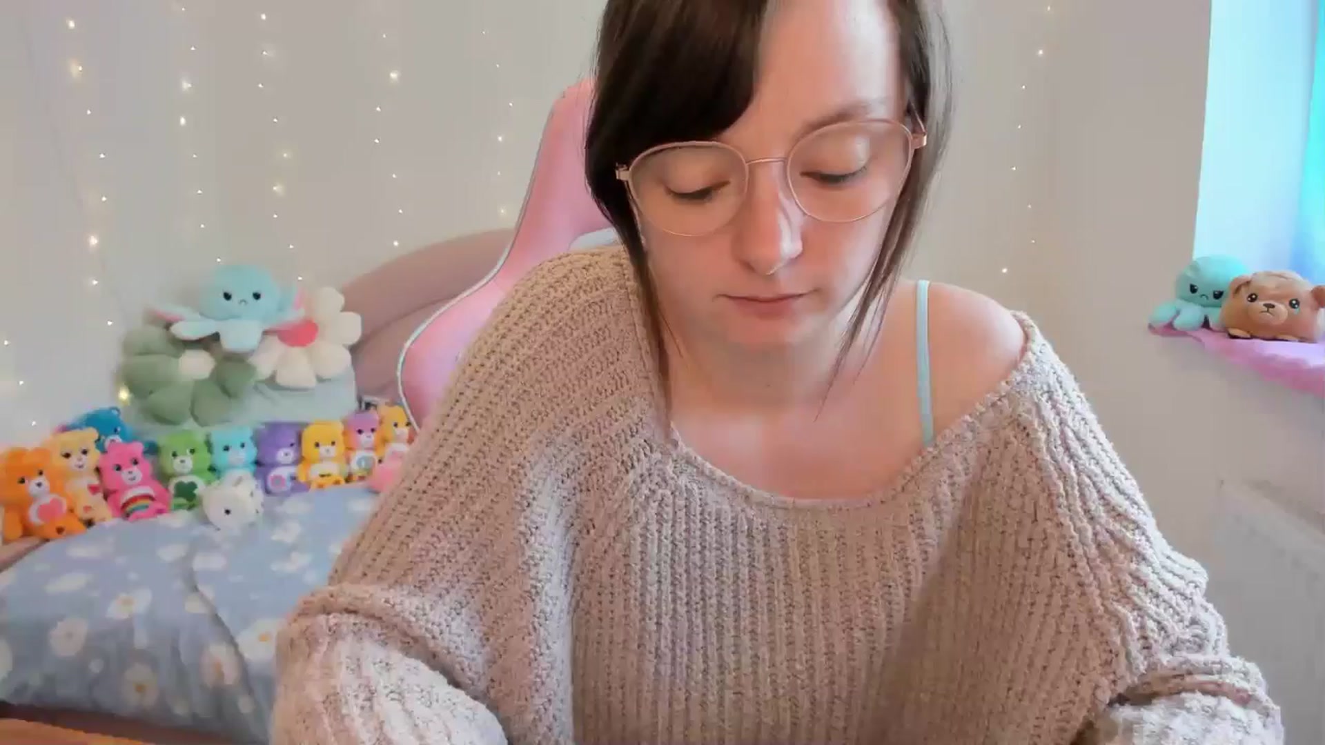 Gallery image thumbnail from JessieBear_'s myfreecams stream on, 09/03/2024, 16:09 image 7 of 20