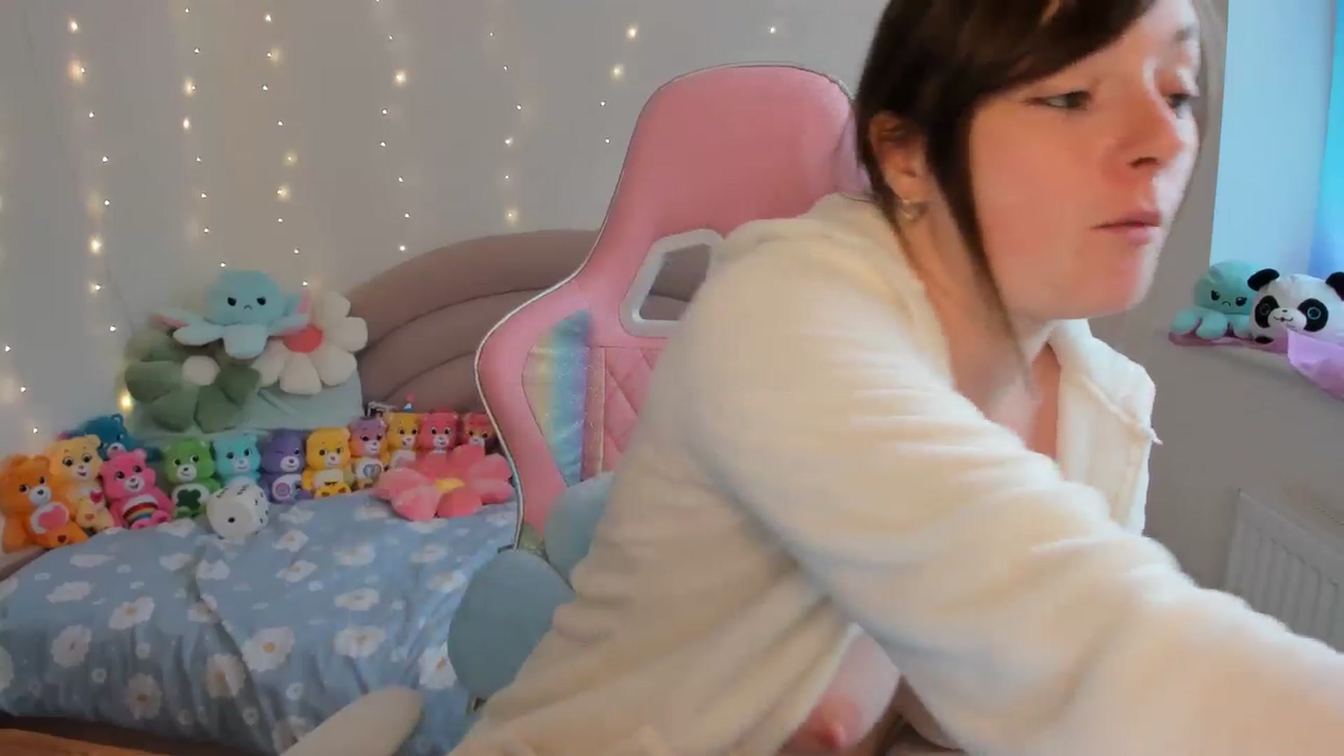 Gallery image thumbnail from JessieBear_'s myfreecams stream on, 09/03/2024, 16:58 image 8 of 20