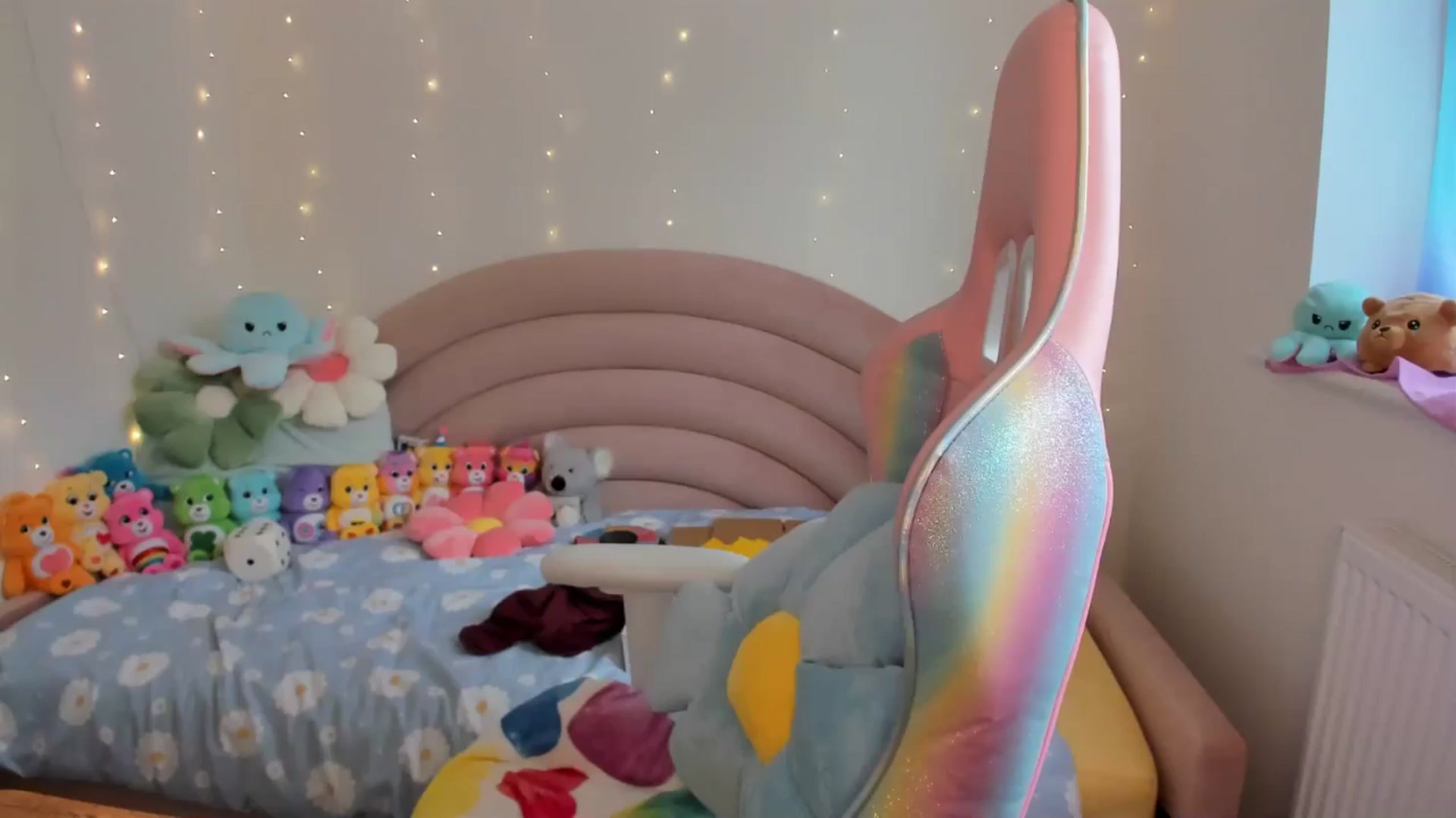Gallery image thumbnail from JessieBear_'s myfreecams stream on, 09/05/2024, 14:10 image 18 of 20