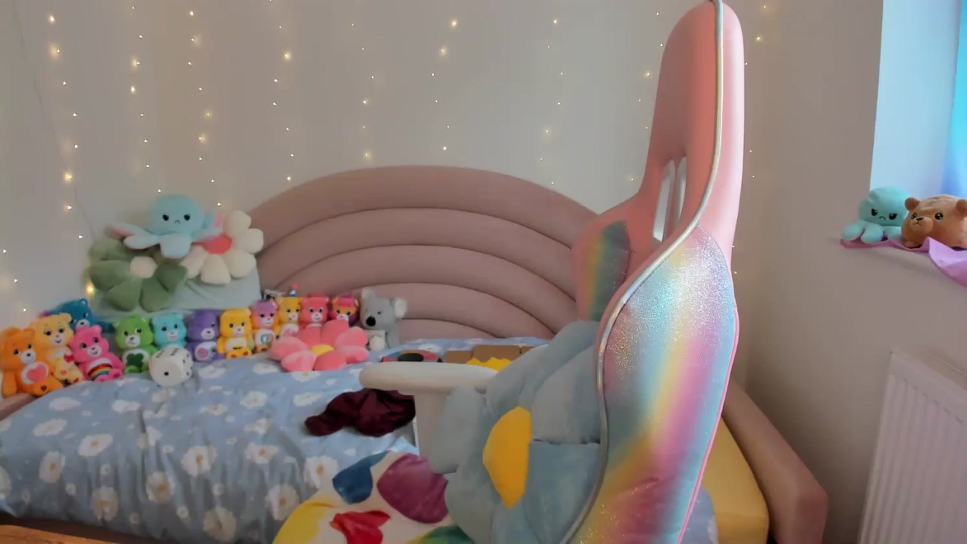 Gallery image thumbnail from JessieBear_'s myfreecams stream on, 09/05/2024, 14:10 image 17 of 20