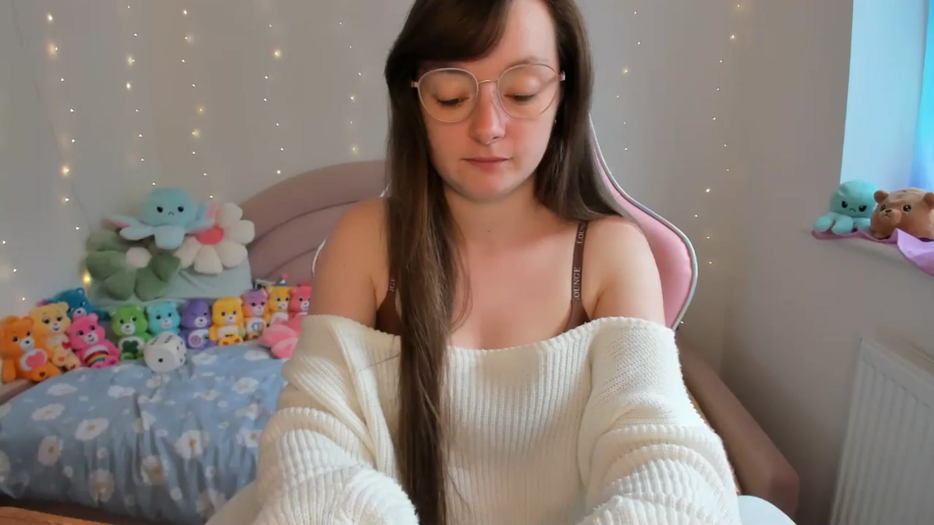 Gallery image thumbnail from JessieBear_'s myfreecams stream on, 09/05/2024, 16:33 image 10 of 20