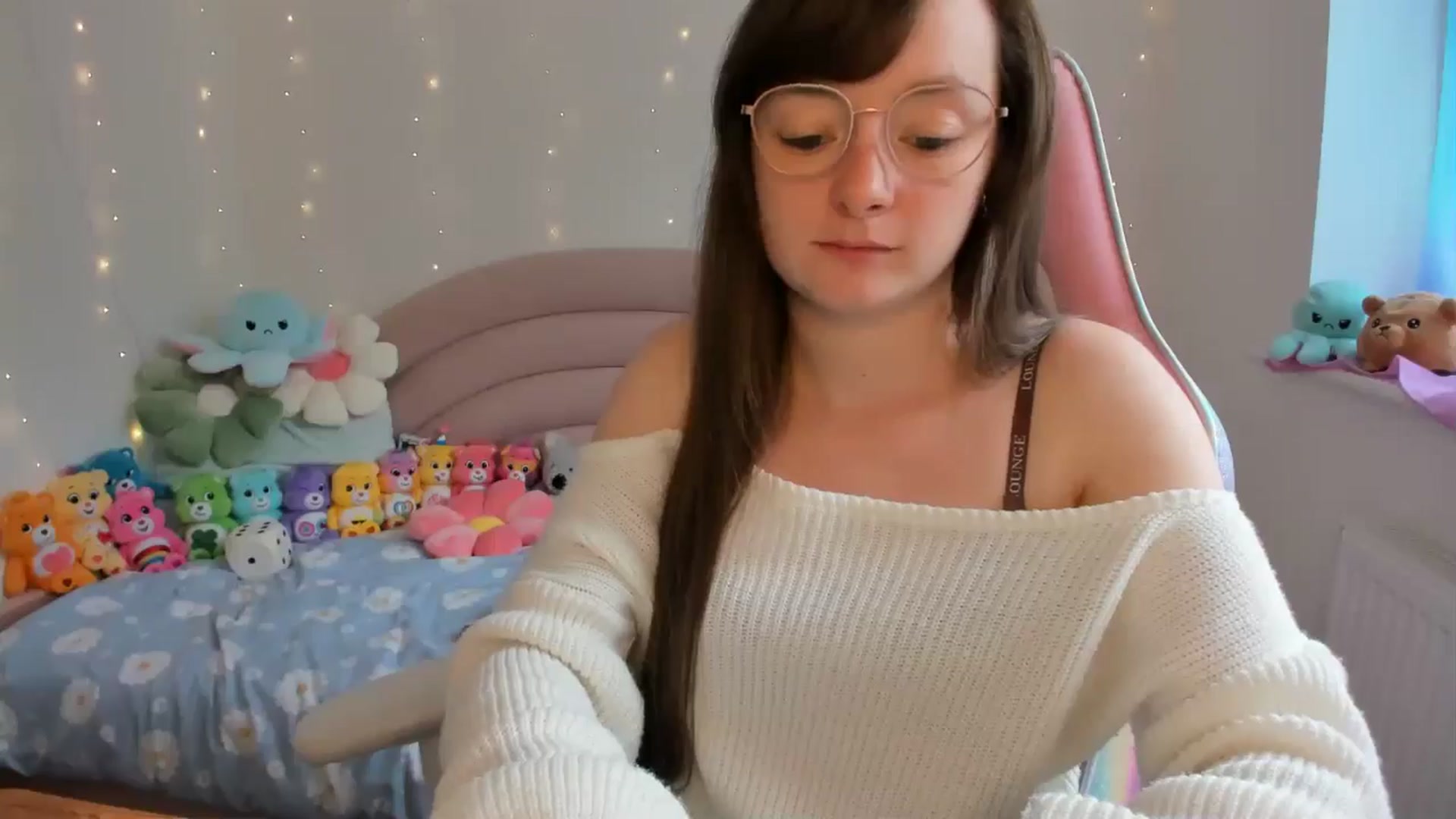 Gallery image thumbnail from JessieBear_'s myfreecams stream on, 09/05/2024, 16:33 image 6 of 20