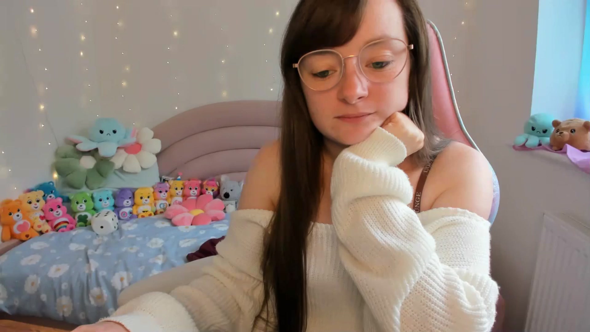 Gallery image thumbnail from JessieBear_'s myfreecams stream on, 09/05/2024, 16:33 image 7 of 20