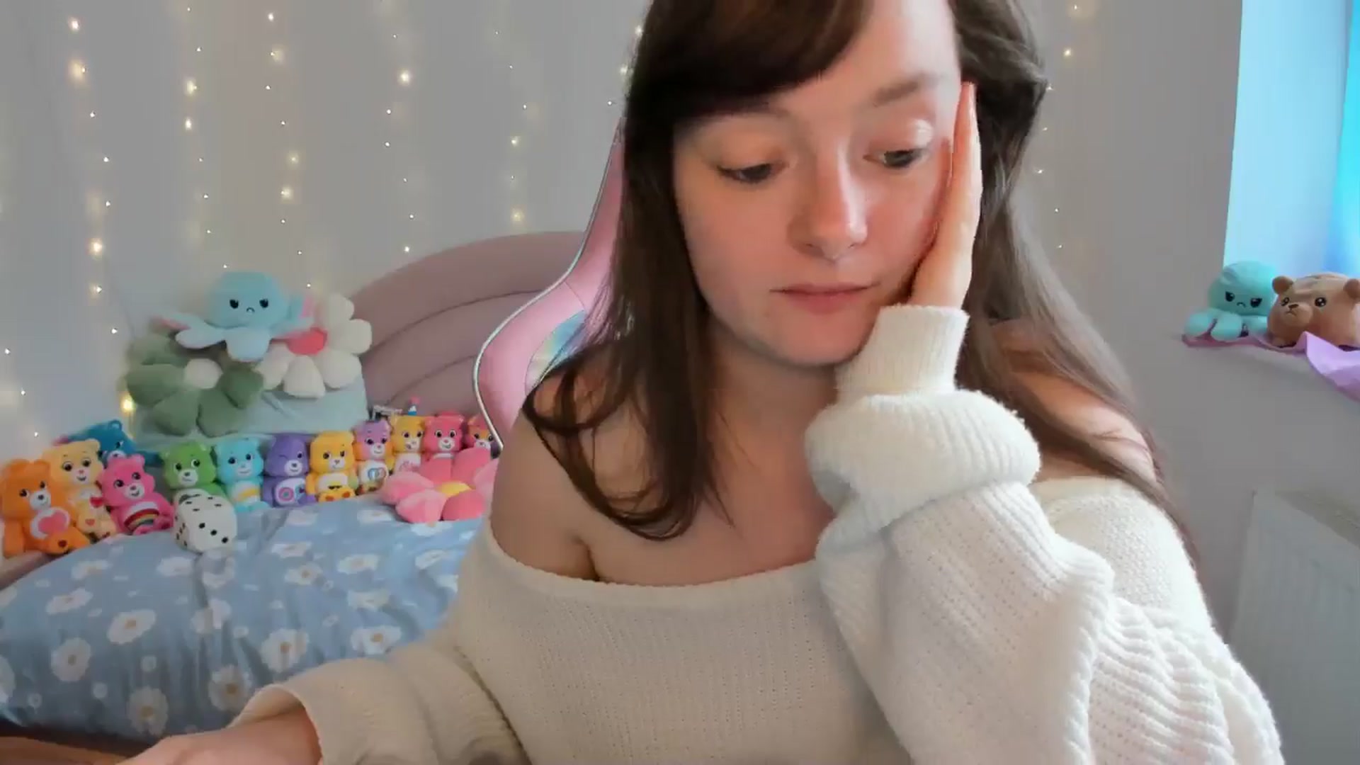 Gallery image thumbnail from JessieBear_'s myfreecams stream on, 09/05/2024, 17:03 image 10 of 20