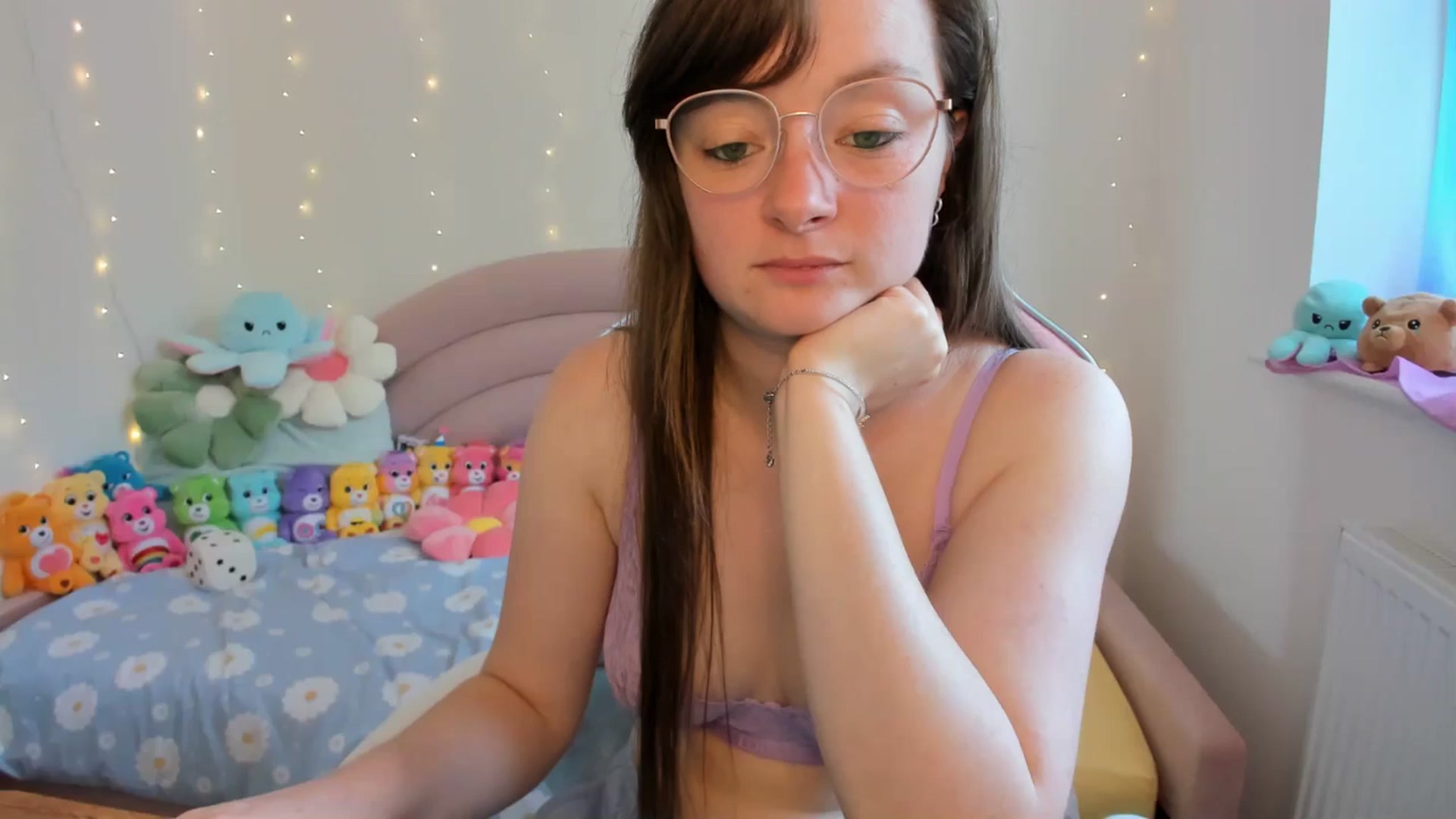 Gallery image thumbnail from JessieBear_'s myfreecams stream on, 09/06/2024, 15:03 image 9 of 20