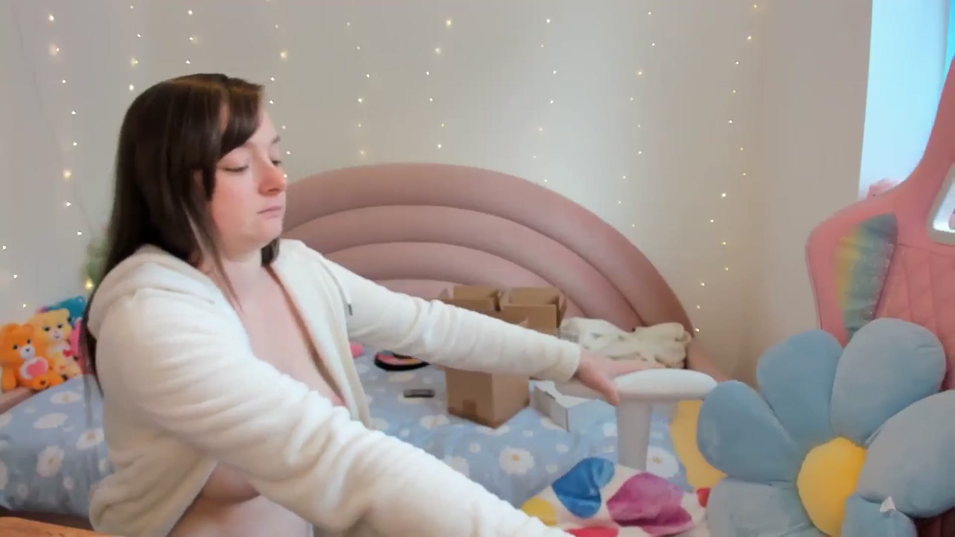 Gallery image thumbnail from JessieBear_'s myfreecams stream on, 09/09/2024, 14:59 image 9 of 20